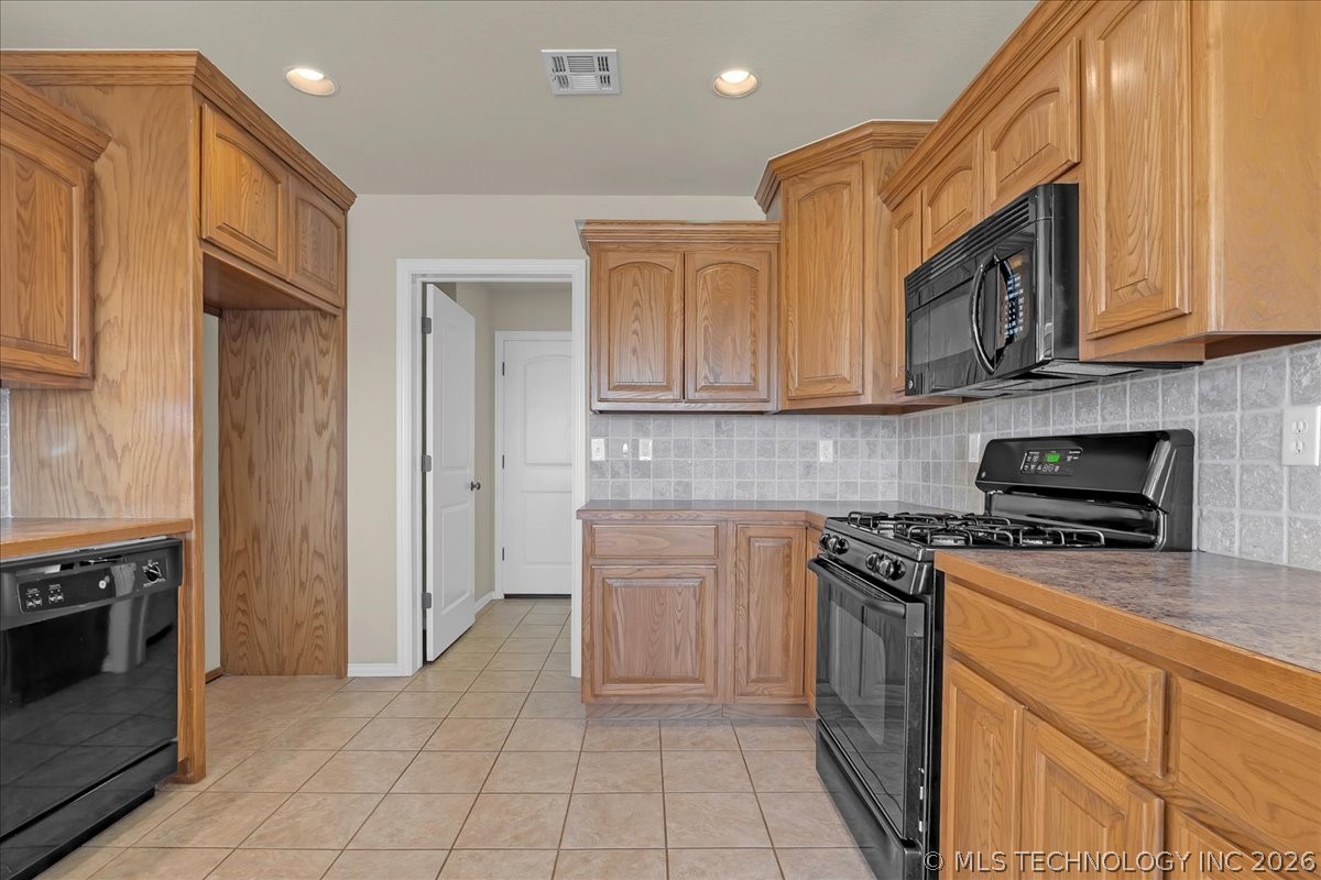 2405 W Quinton Street Property Photo 20