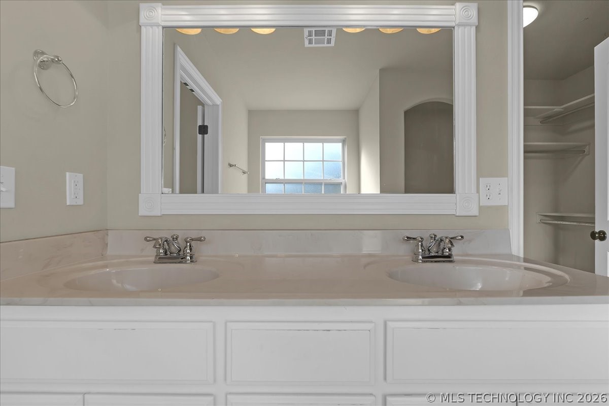 2405 W Quinton Street Property Photo 27