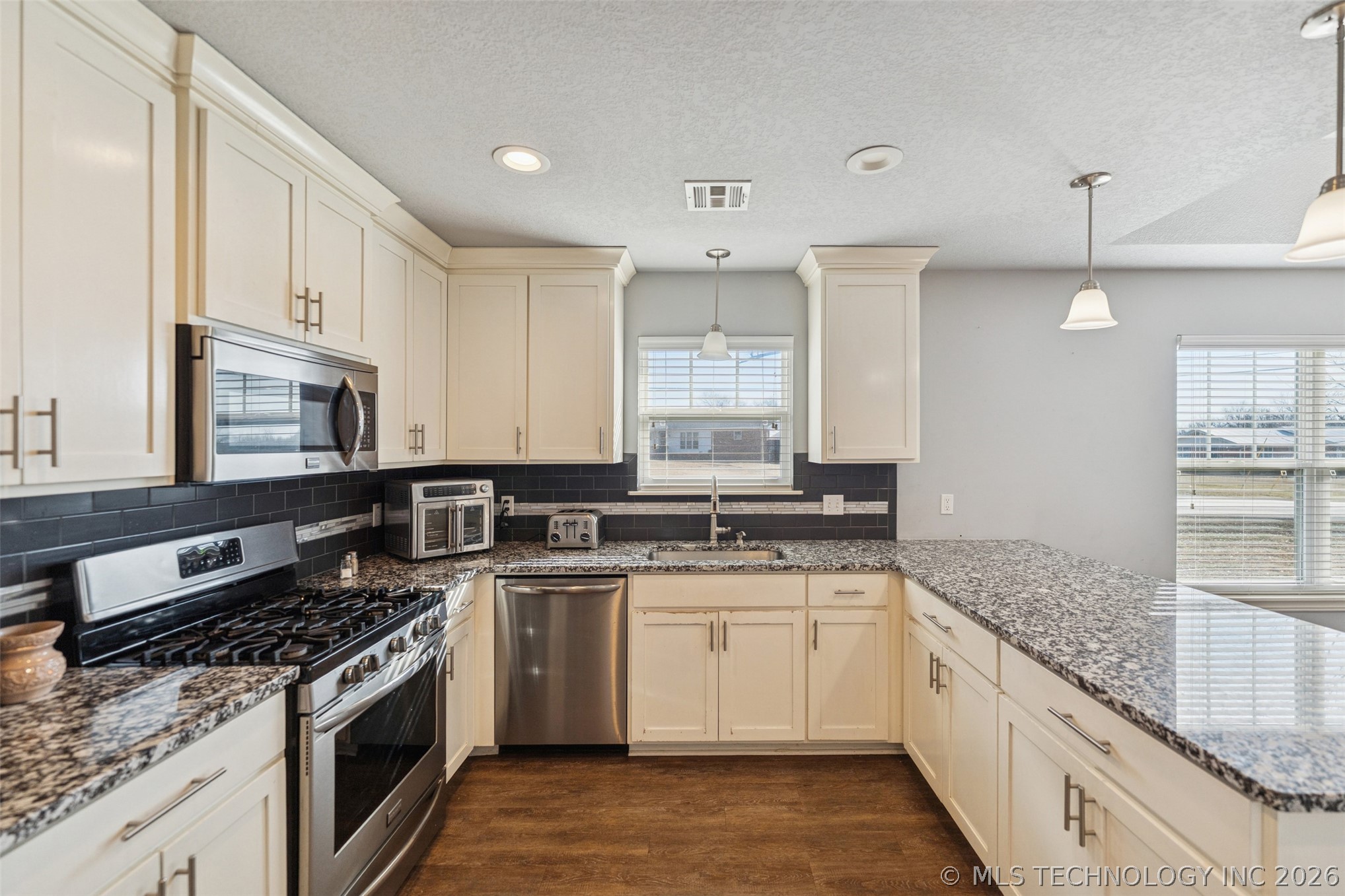 734 S Chickasaw Avenue Property Photo 12