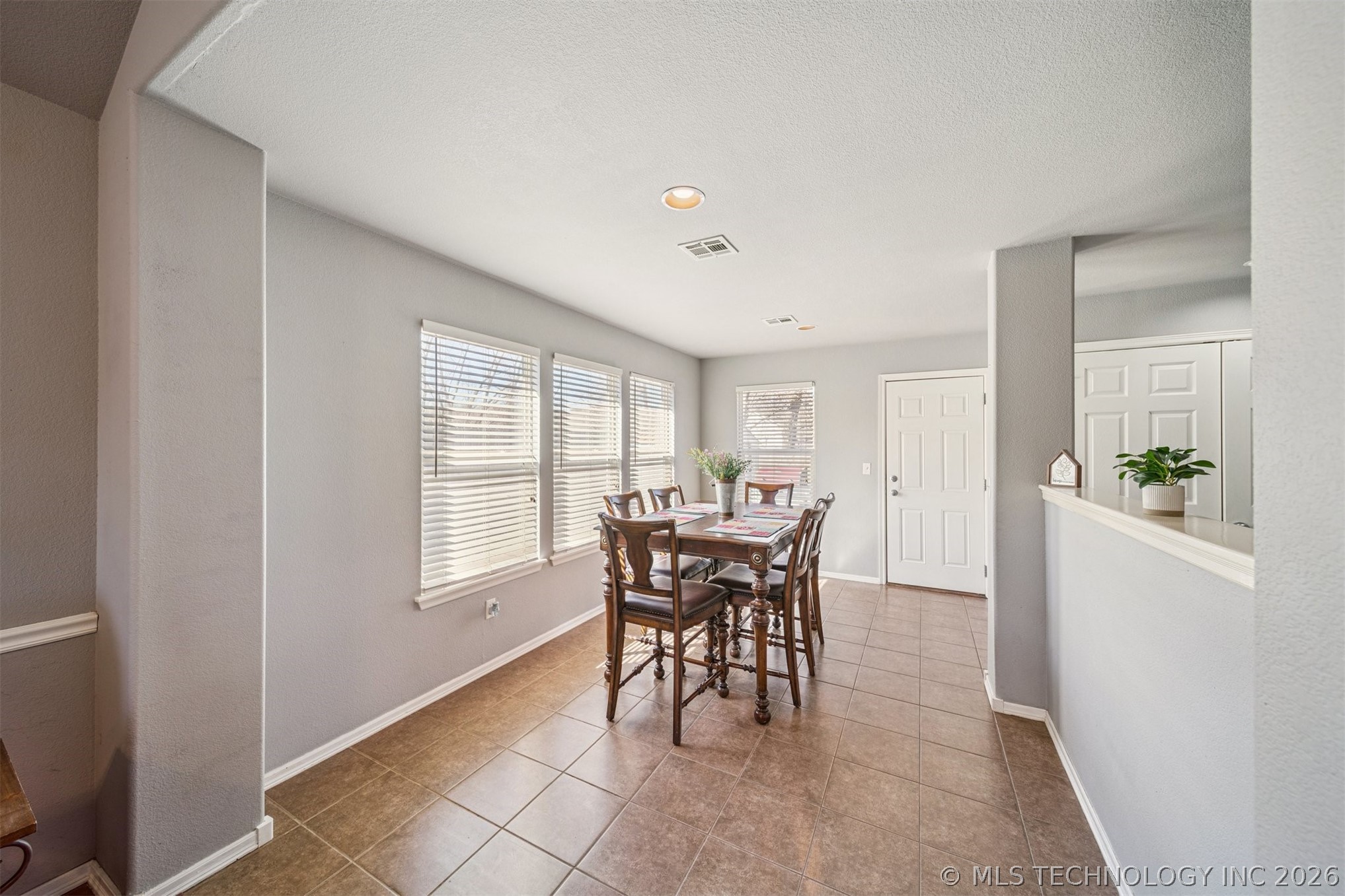 12304 S 270th East Avenue Property Photo 6