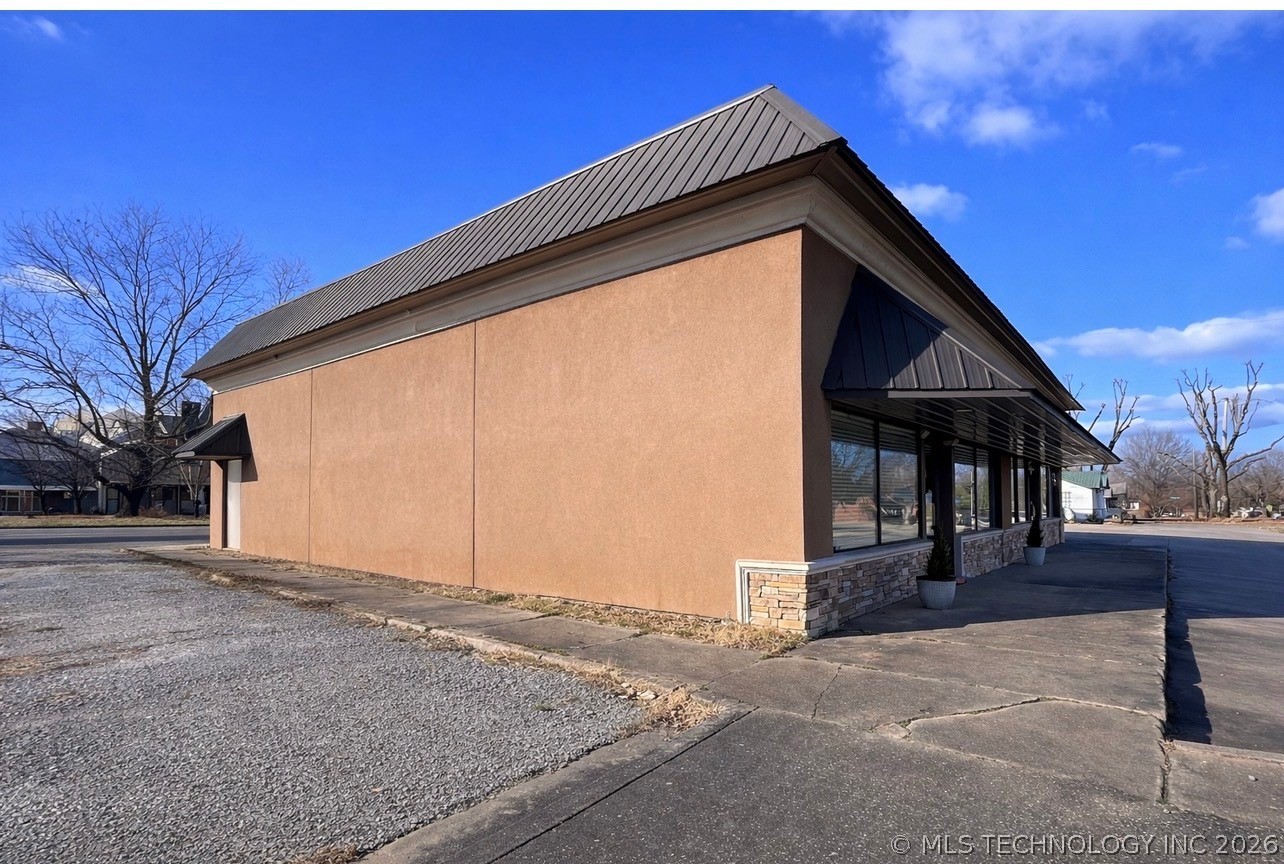 729 S 6th Street Property Photo 2