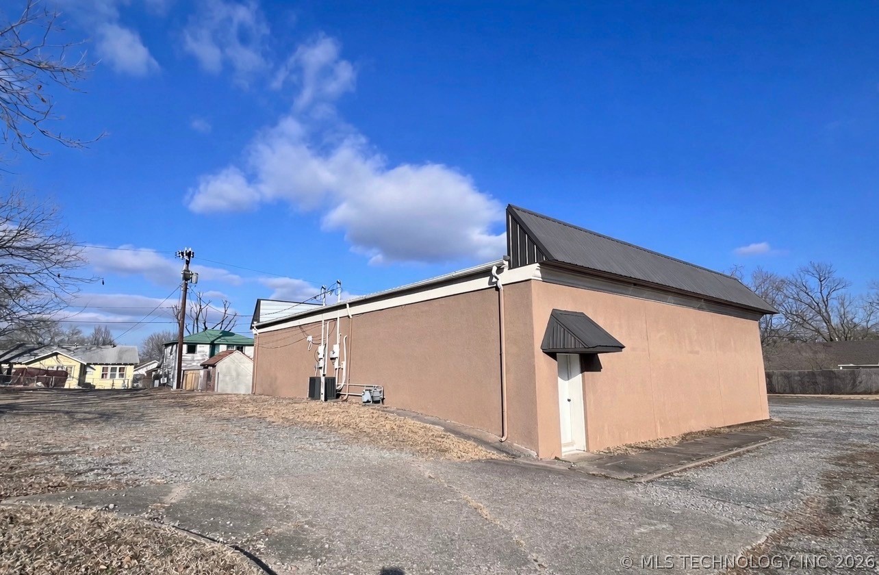 729 S 6th Street Property Photo 3