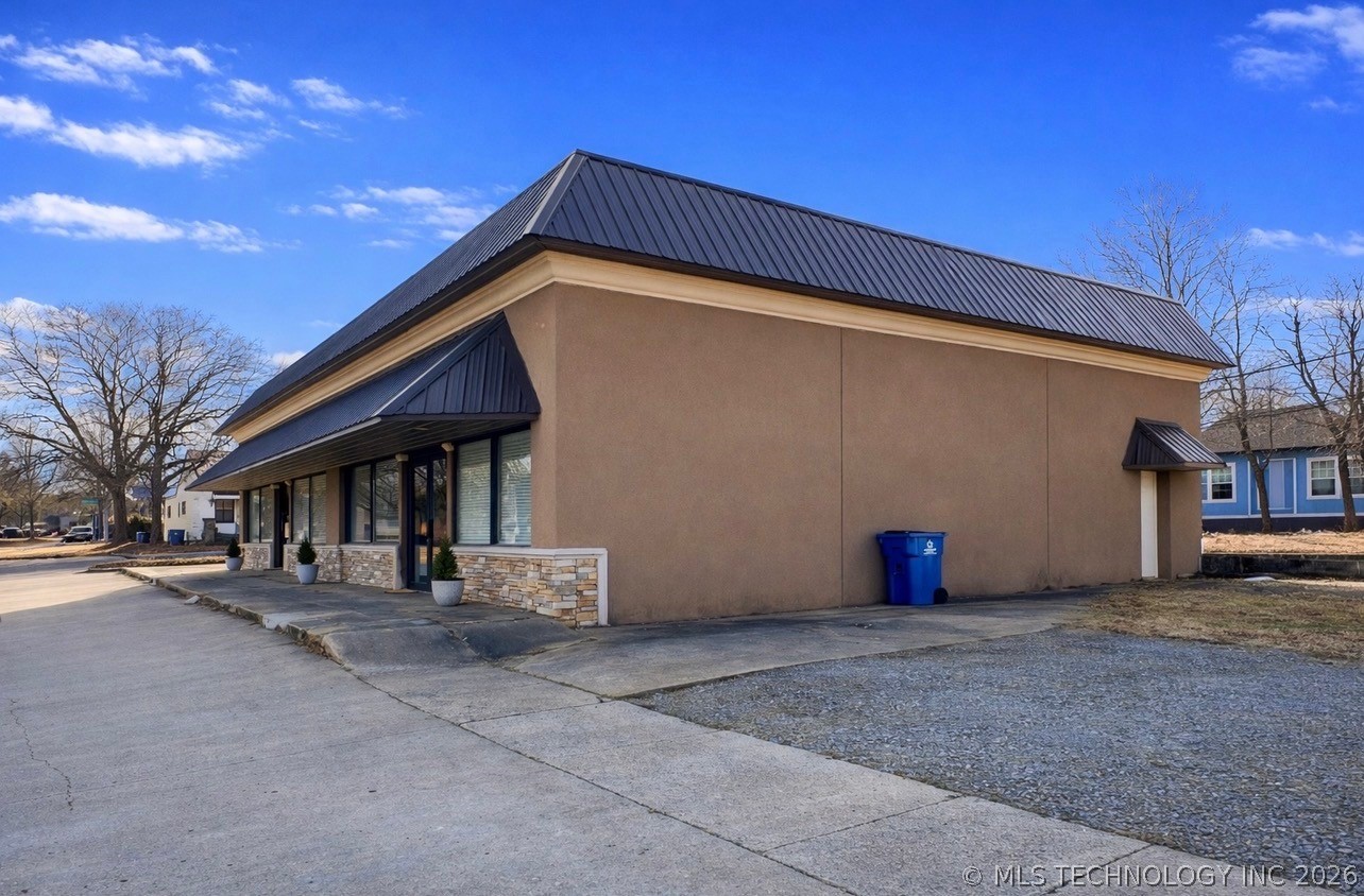 729 S 6th Street Property Photo 6