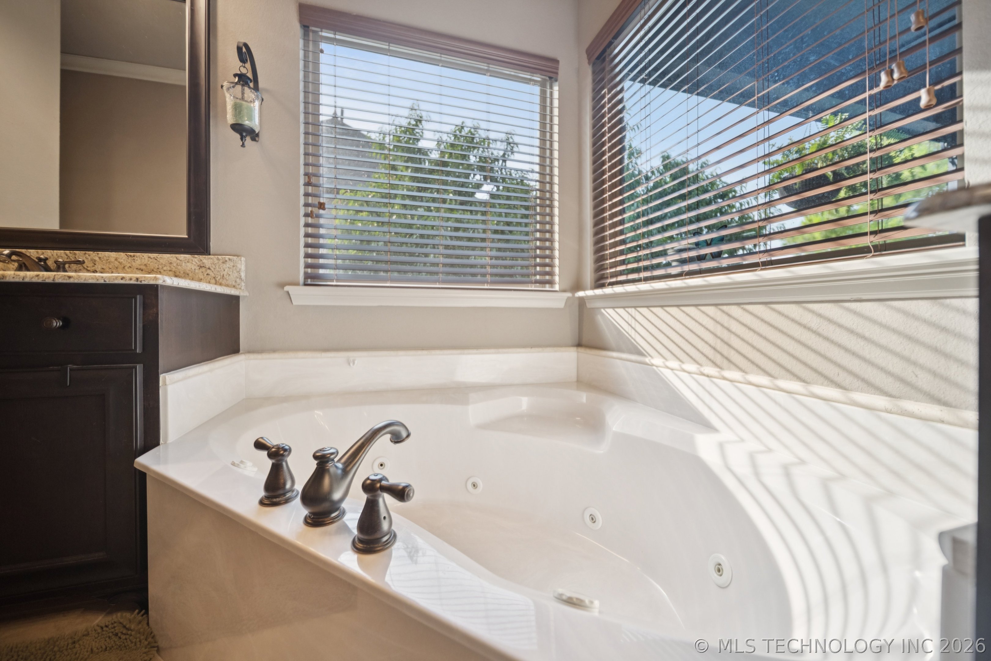 12564 S 71st East Avenue Property Photo 21