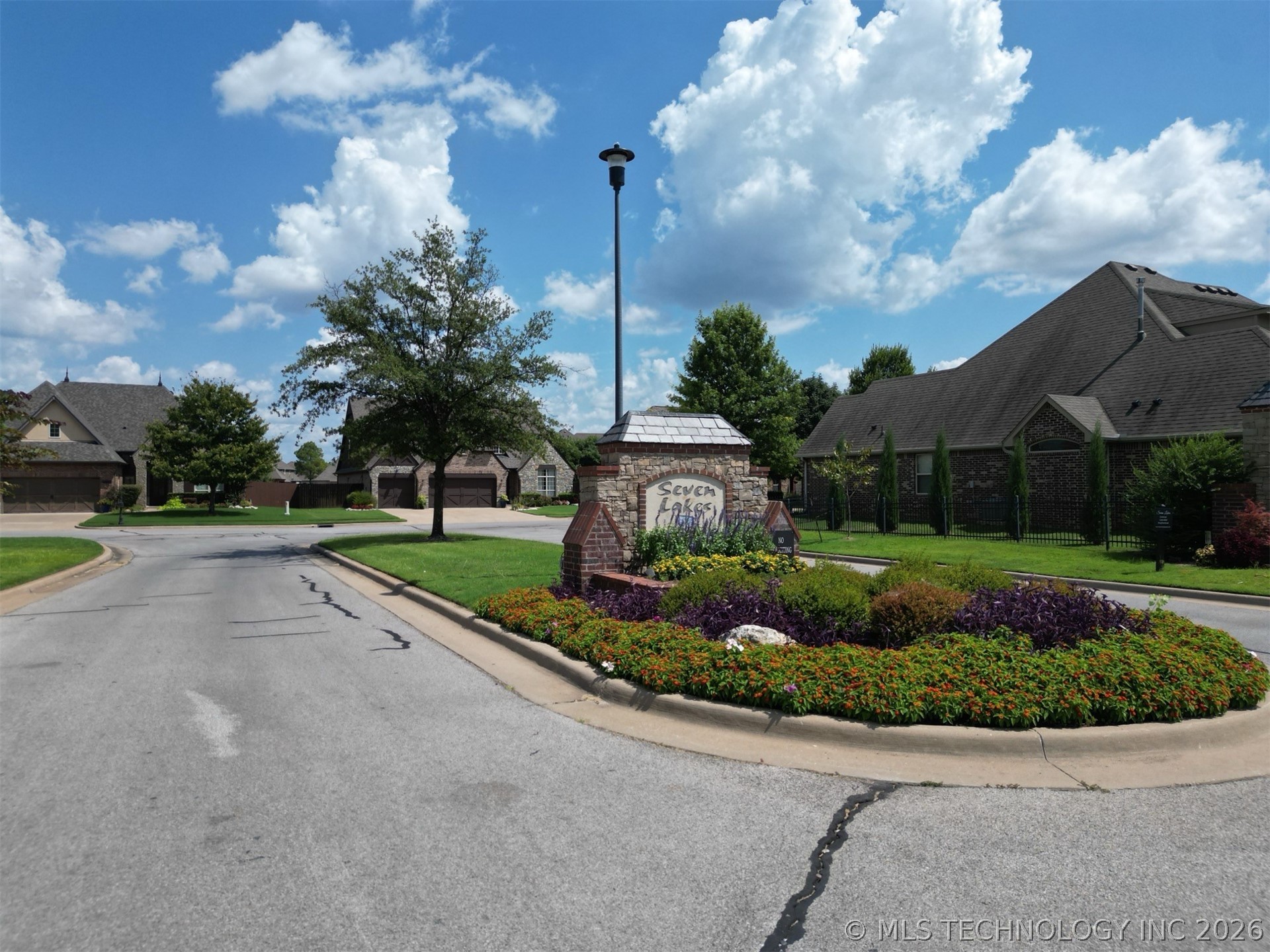 12564 S 71st East Avenue Property Photo 48