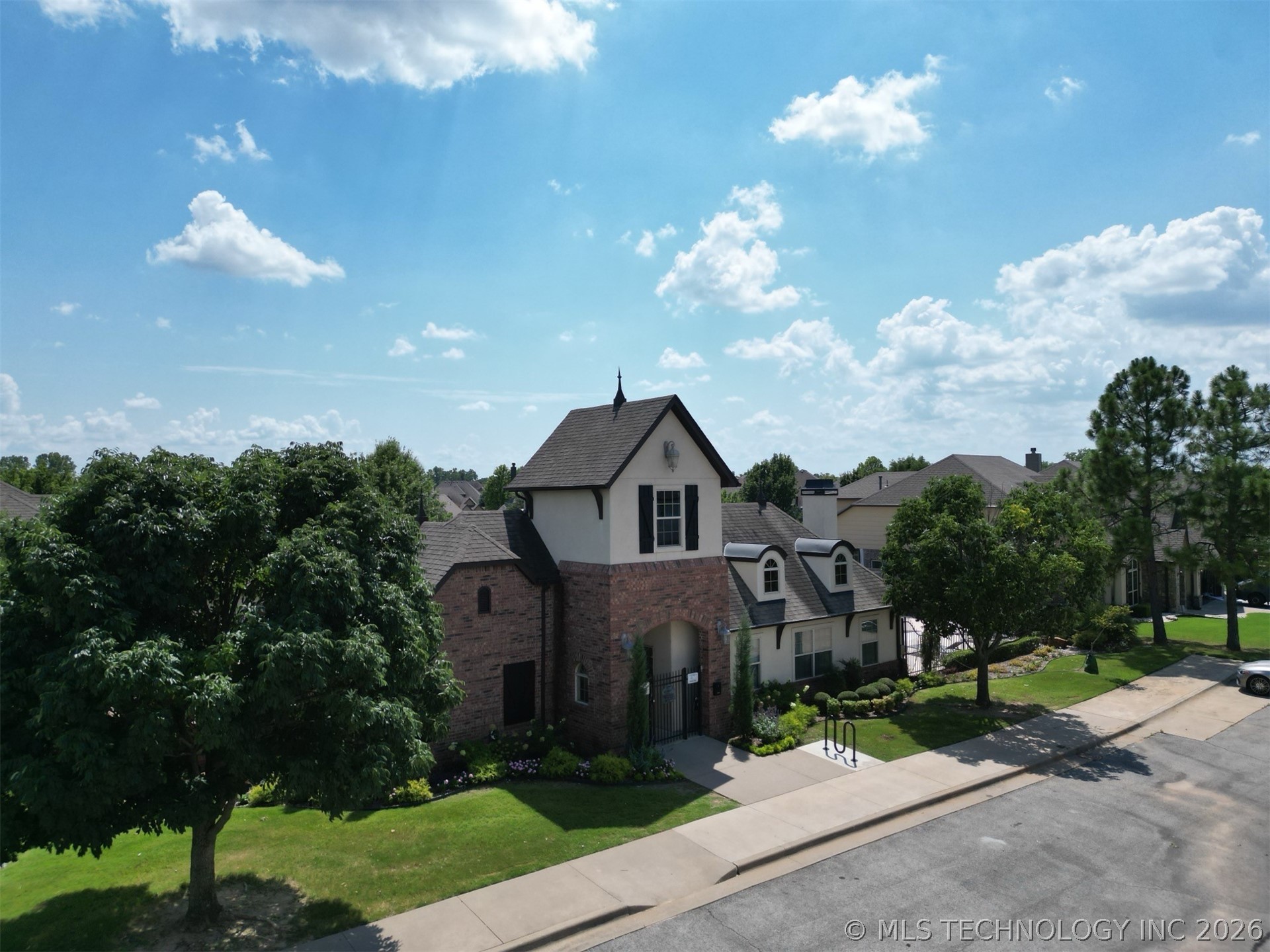 12564 S 71st East Avenue Property Photo 49