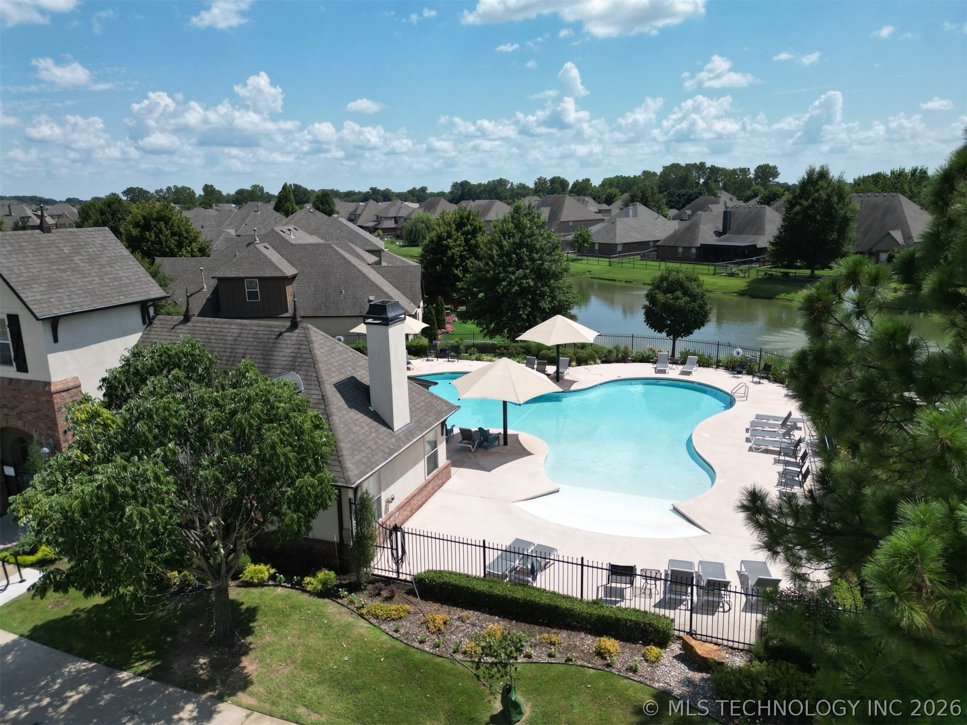 12564 S 71st East Avenue Property Photo 50