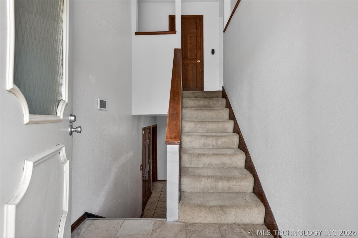 809 Whippoorwill Court Property Photo 5