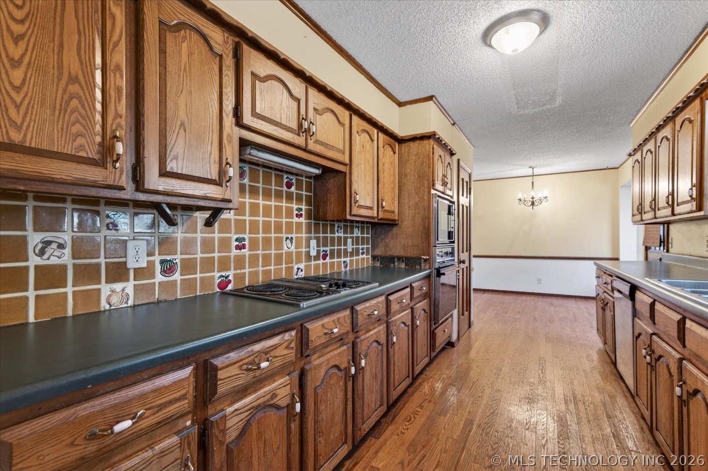 809 Whippoorwill Court Property Photo 9