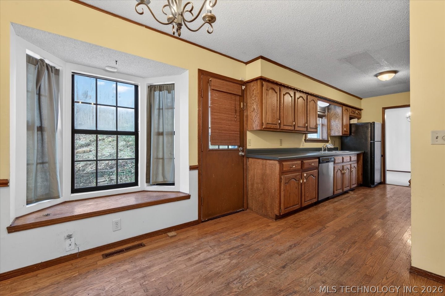 809 Whippoorwill Court Property Photo 12