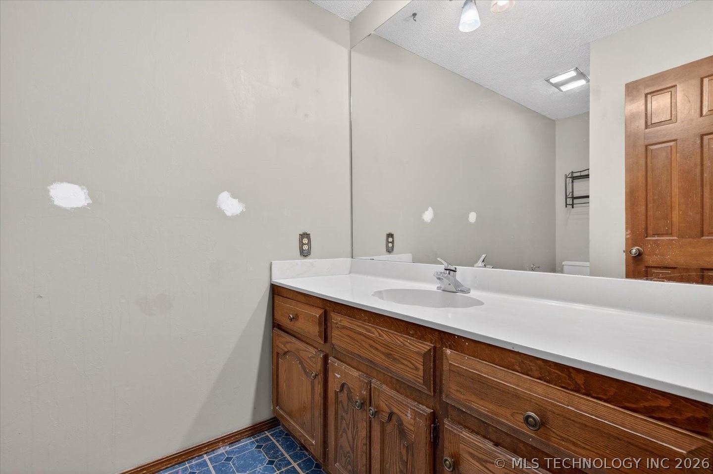 809 Whippoorwill Court Property Photo 14