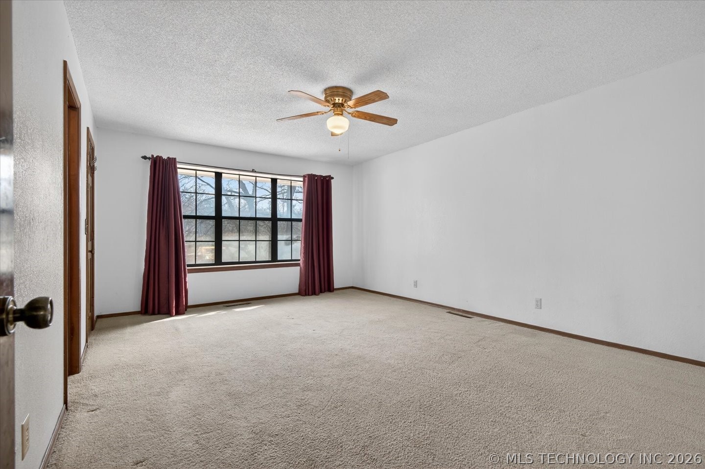 809 Whippoorwill Court Property Photo 16