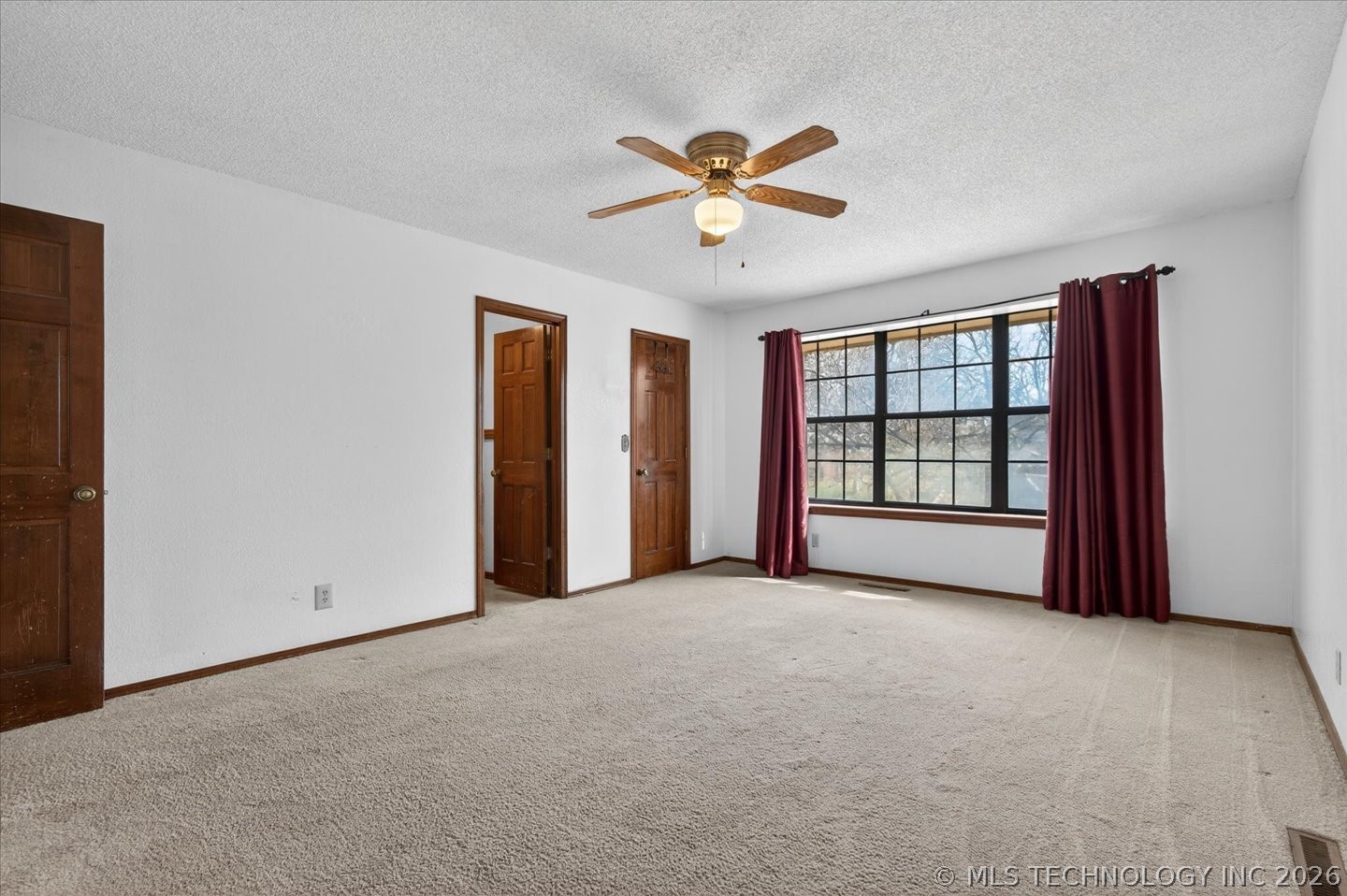 809 Whippoorwill Court Property Photo 17