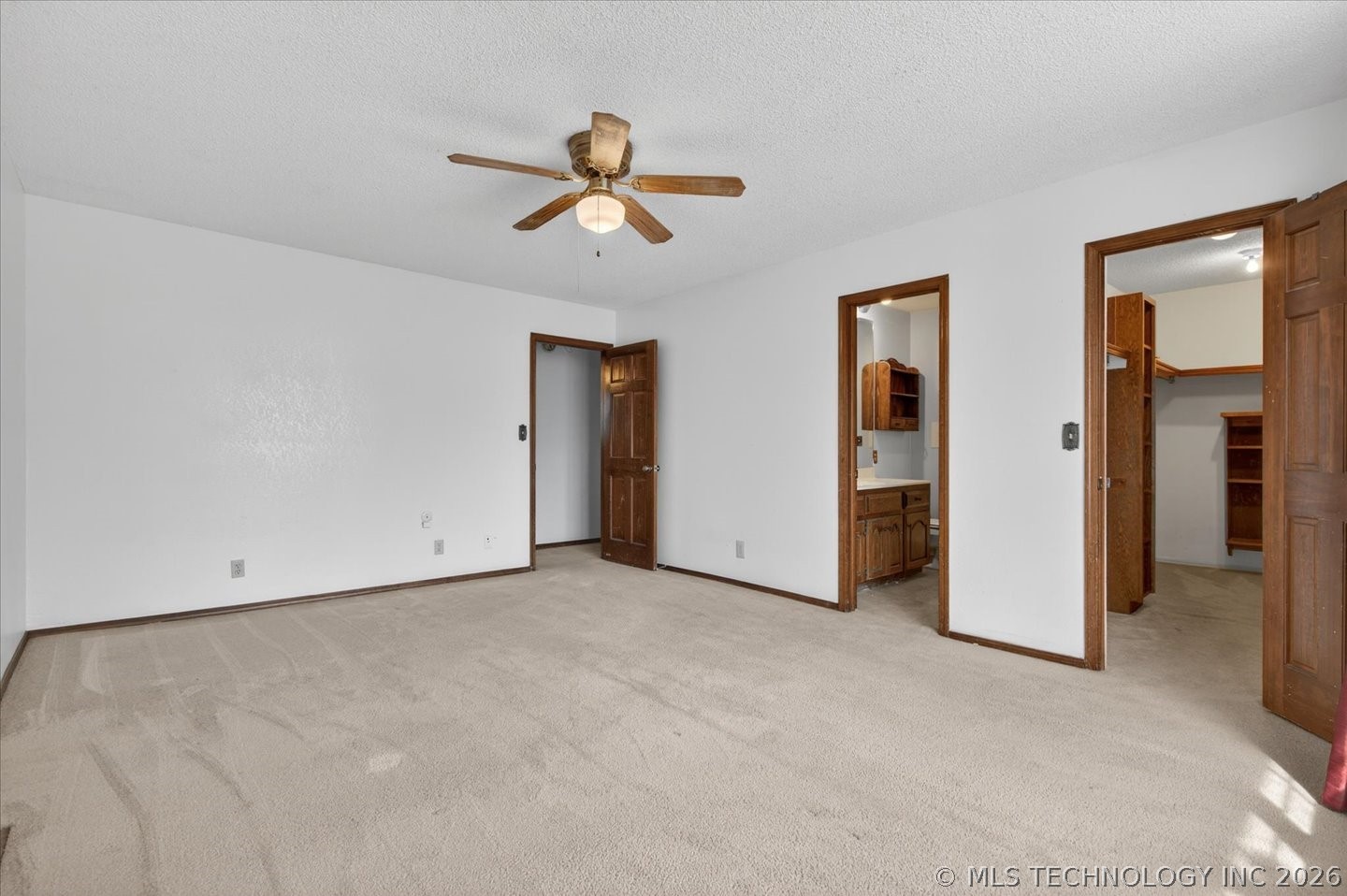 809 Whippoorwill Court Property Photo 18