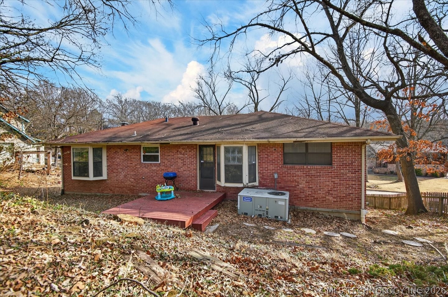 809 Whippoorwill Court Property Photo 32