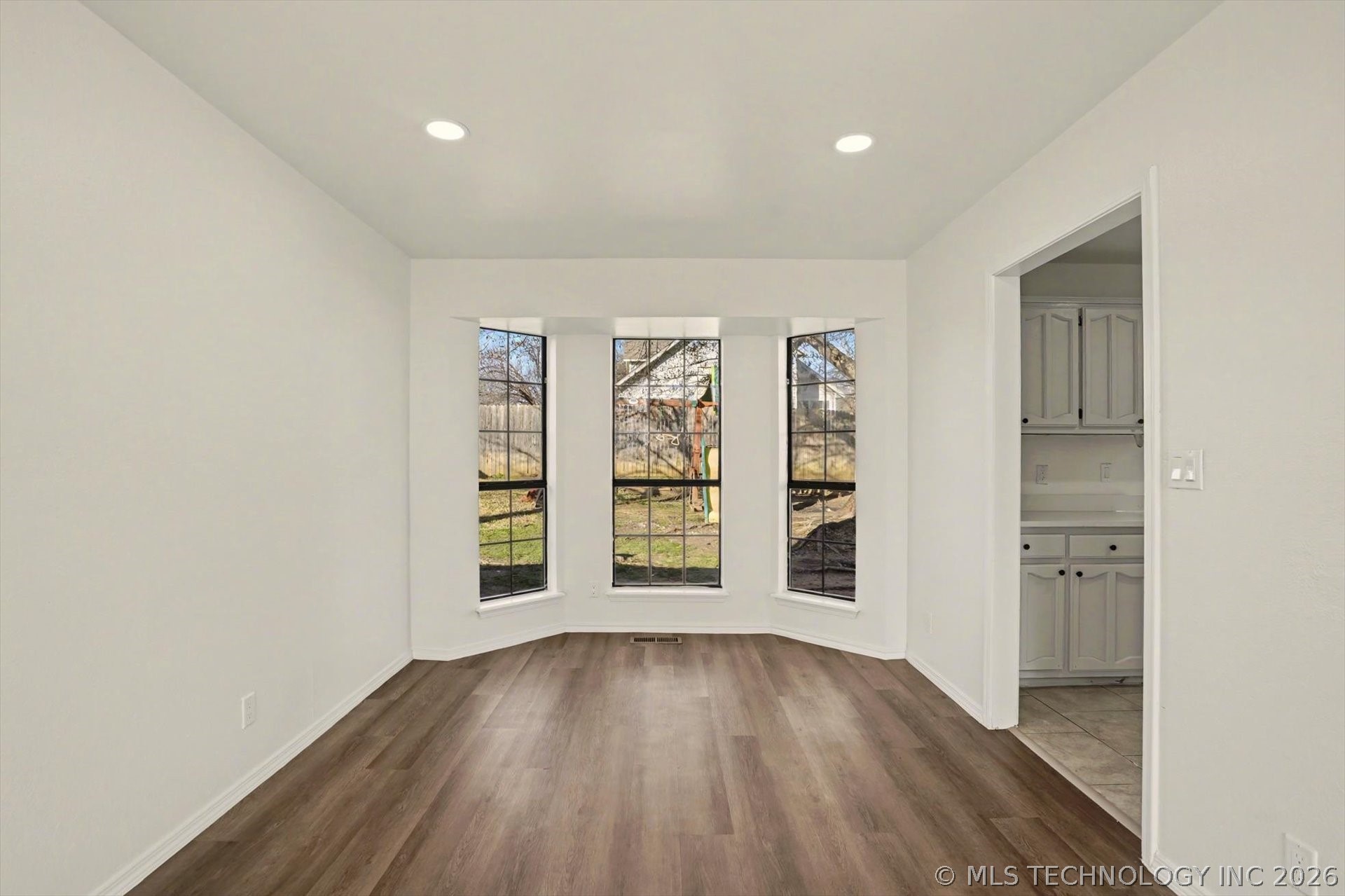 9240 S 95th East Avenue Property Photo 7