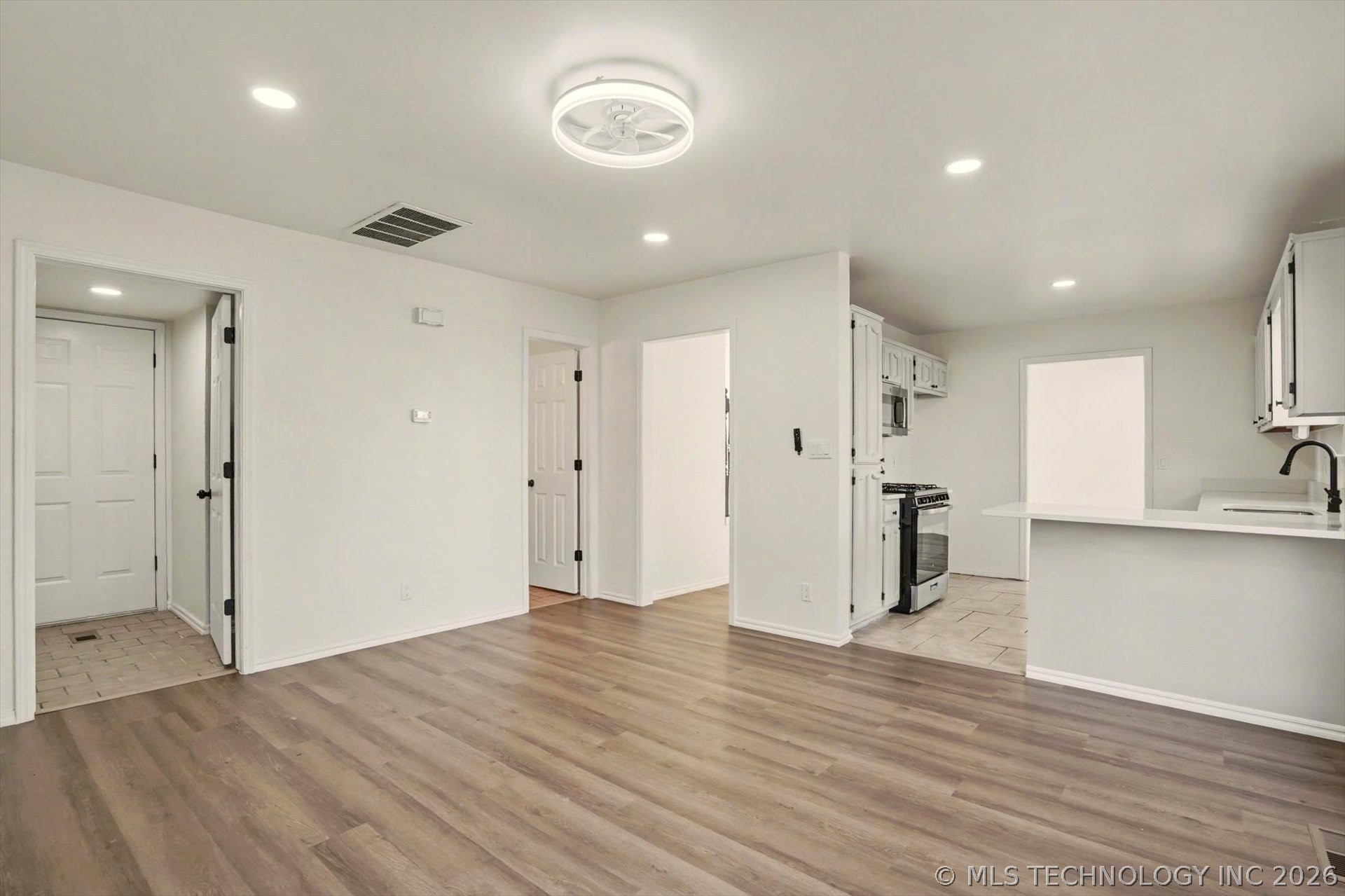 9240 S 95th East Avenue Property Photo 17