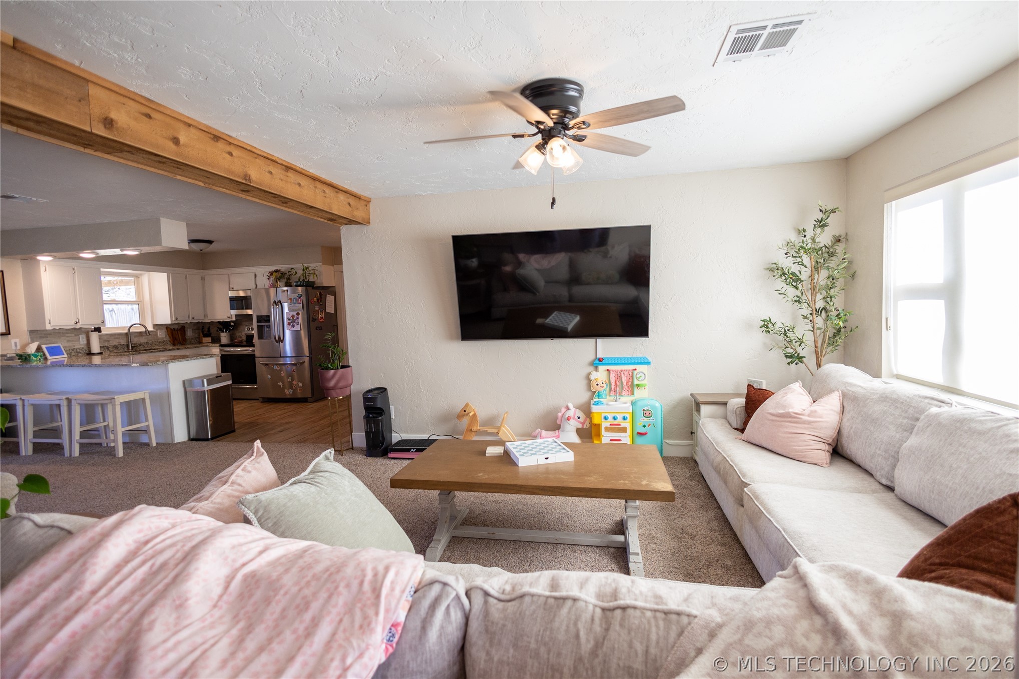 1020 Ash Property Photo 3