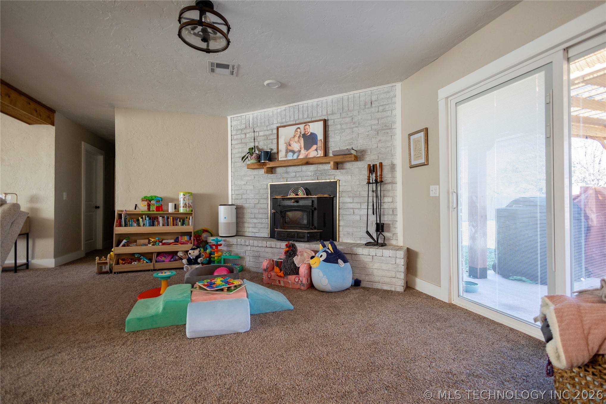 1020 Ash Property Photo 8