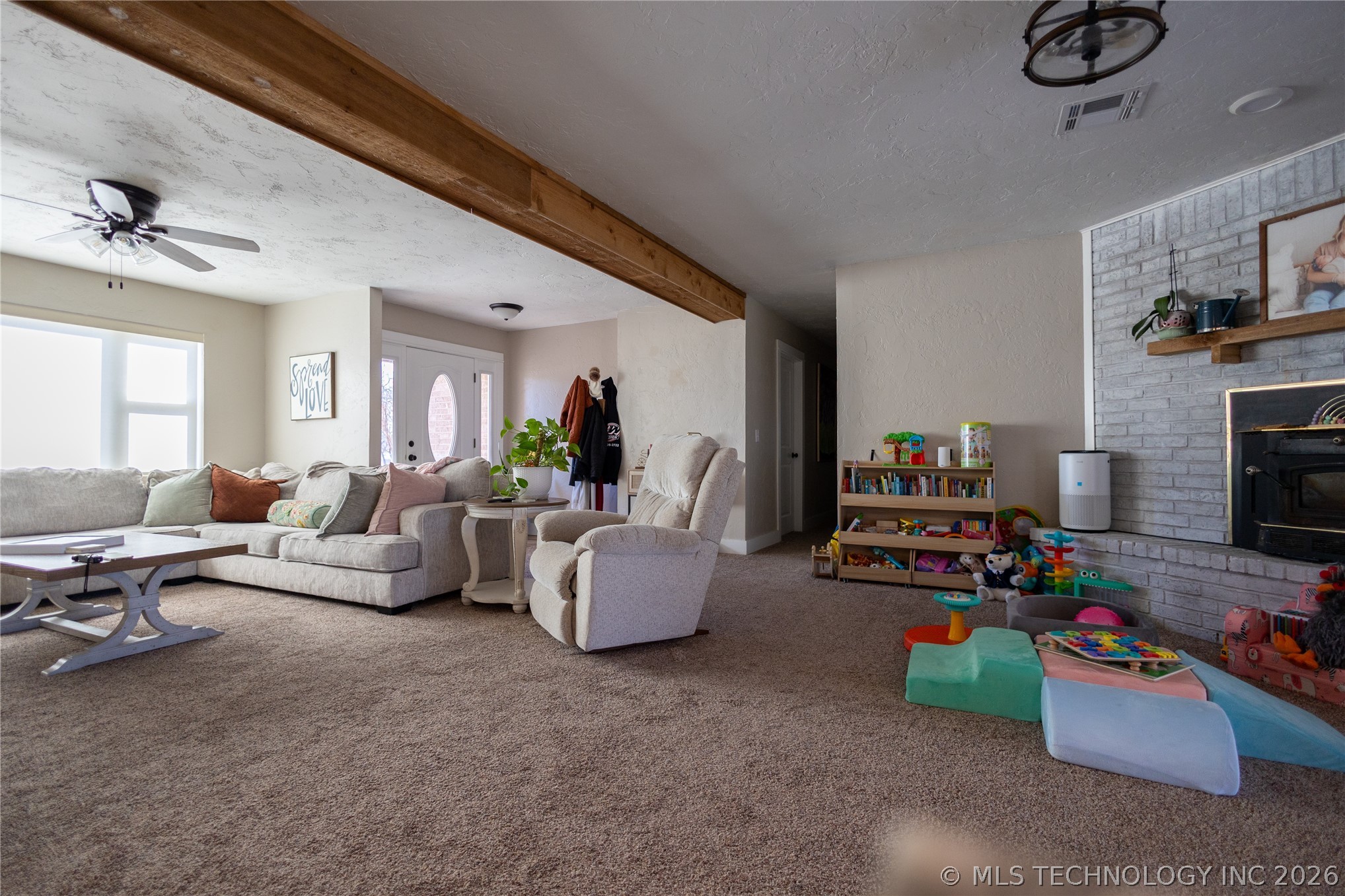 1020 Ash Property Photo 9