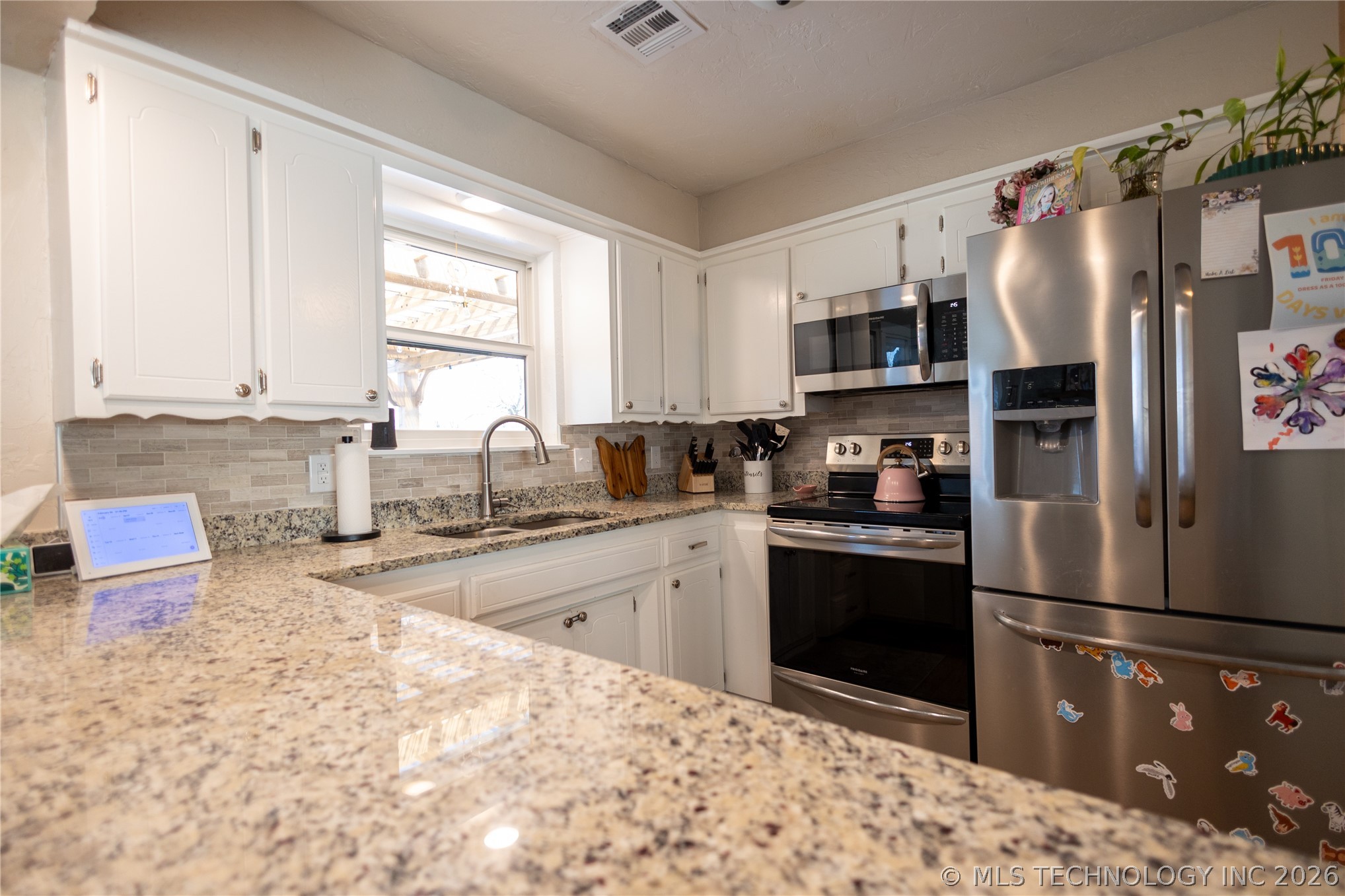 1020 Ash Property Photo 10