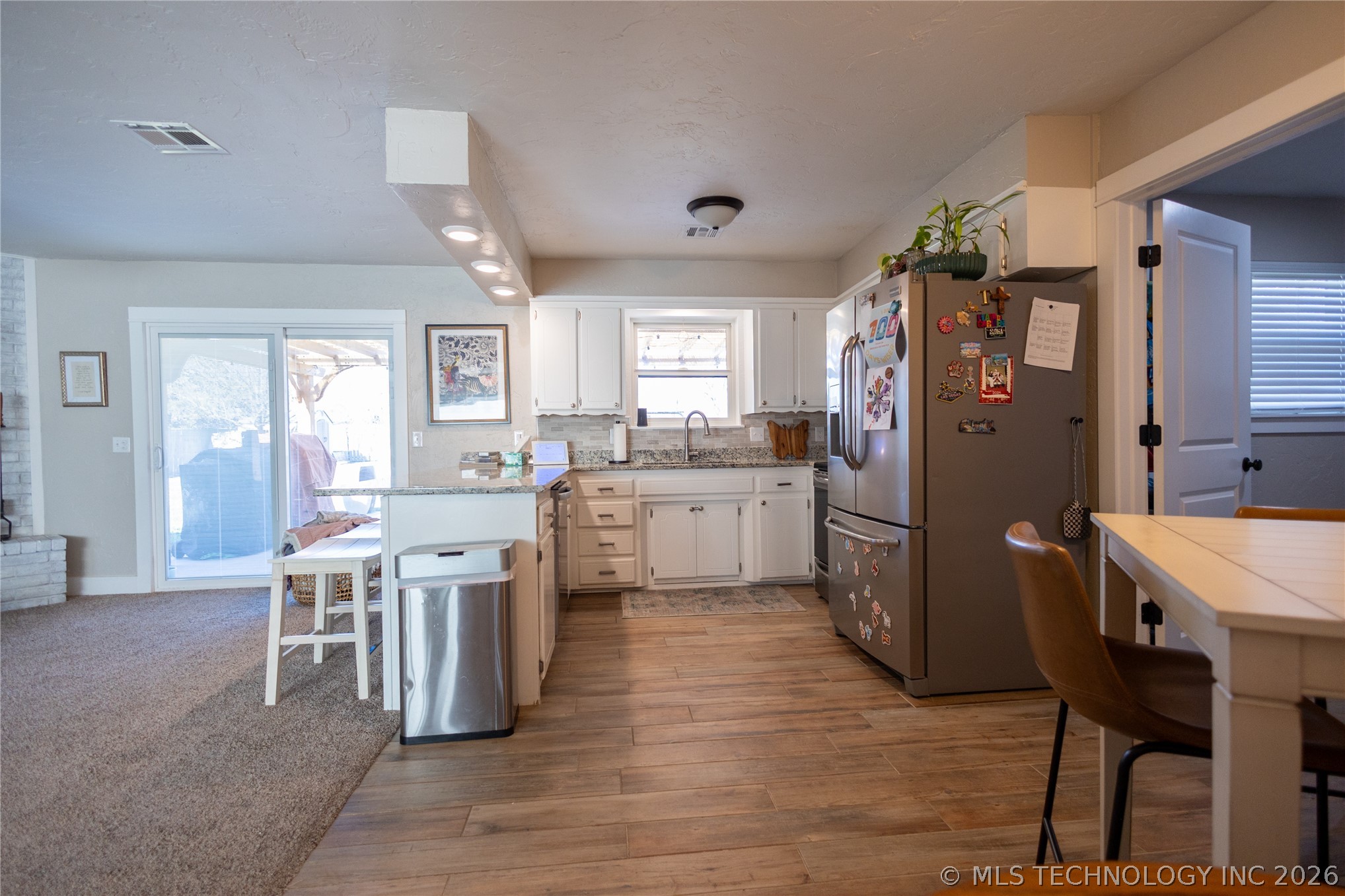 1020 Ash Property Photo 11