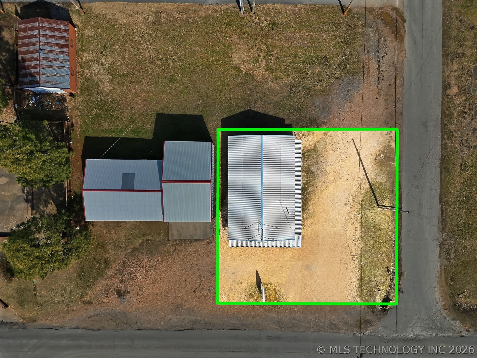 101 W Walnut Street Property Photo 3