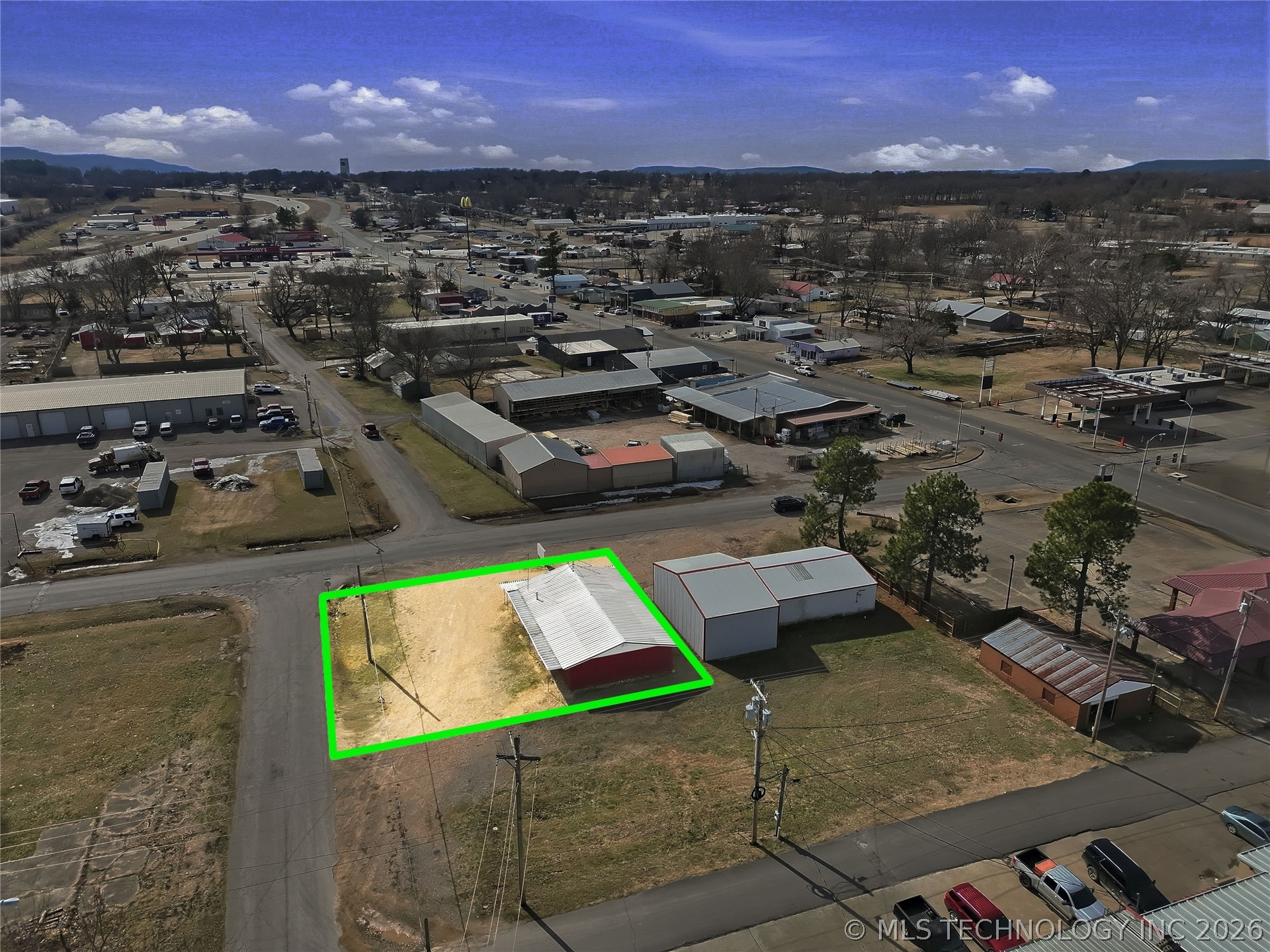 101 W Walnut Street Property Photo 6