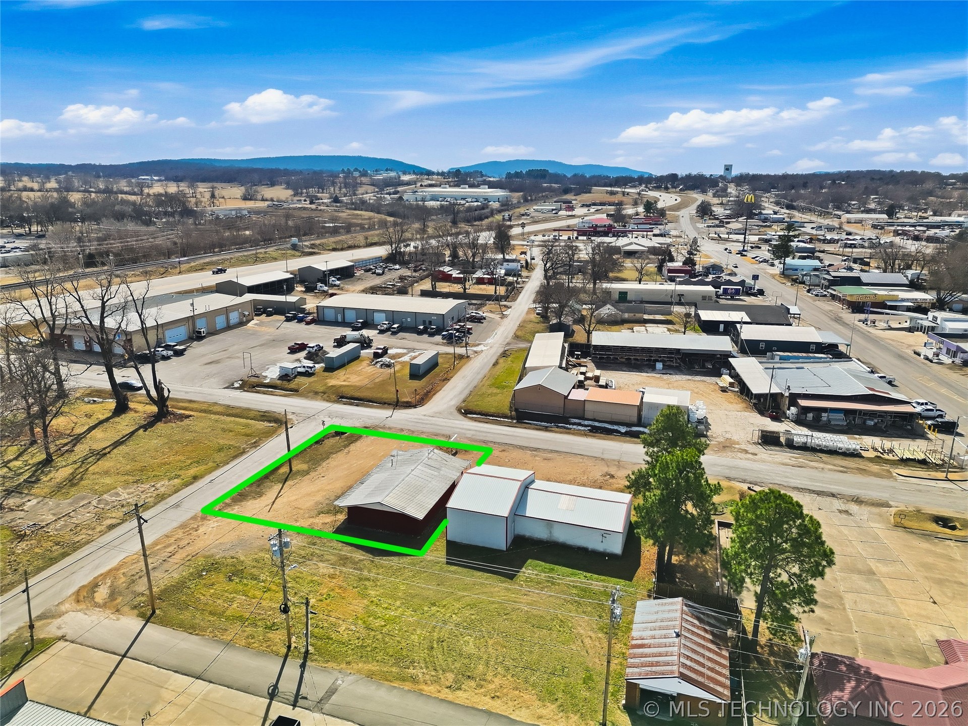 101 W Walnut Street Property Photo 12