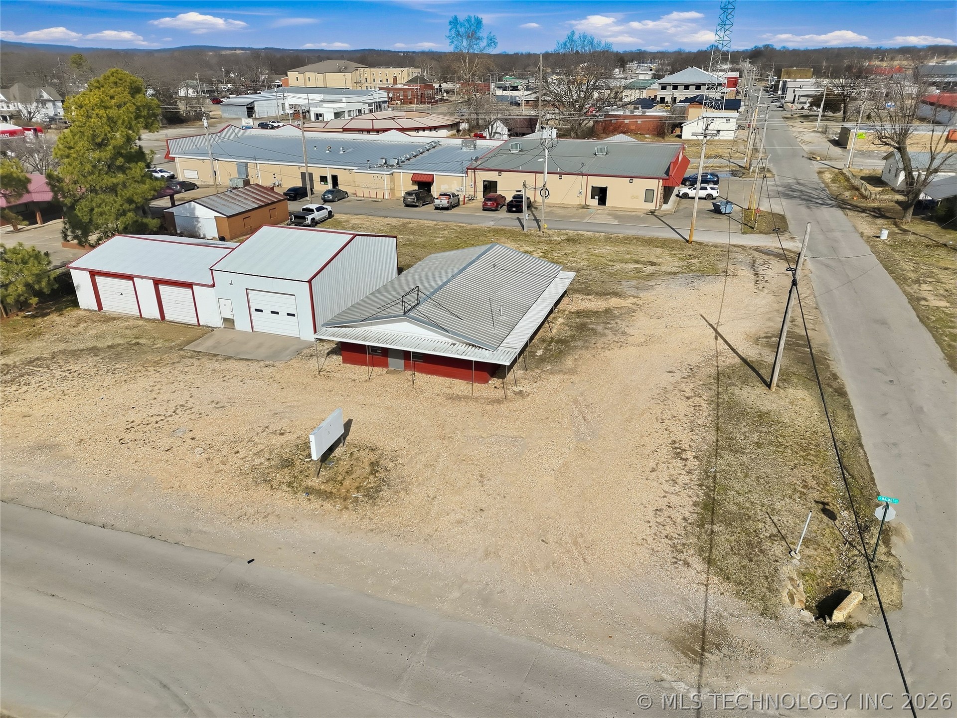 101 W Walnut Street Property Photo 18