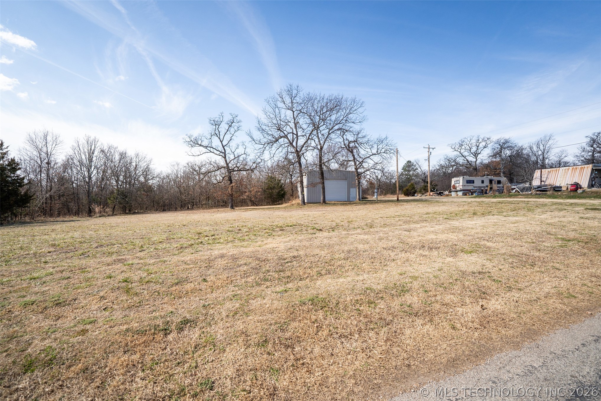 380 E 437 Road Property Photo 5