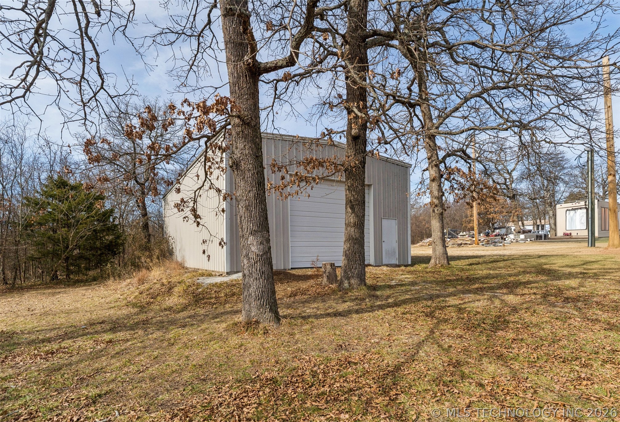 380 E 437 Road Property Photo 7