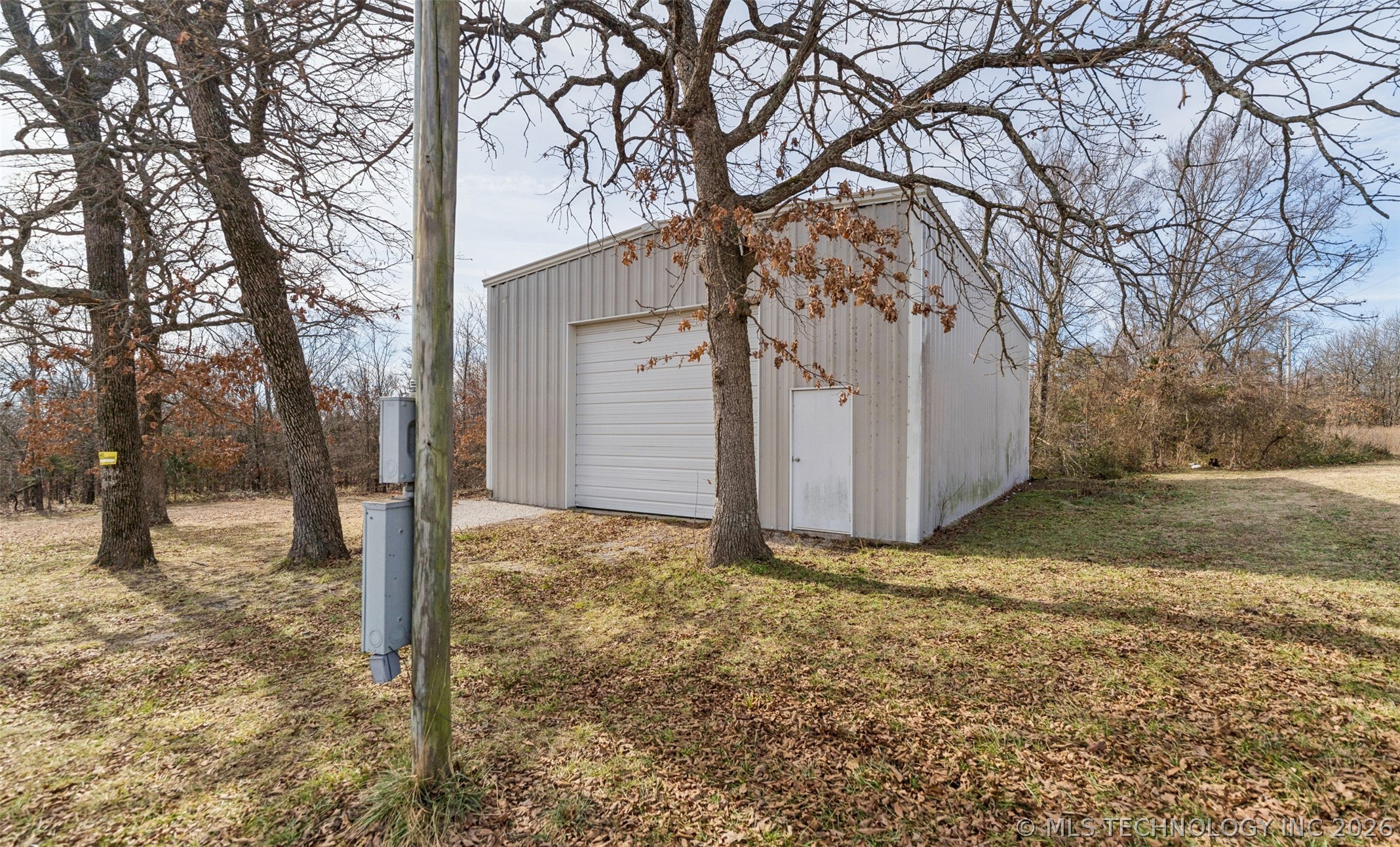 380 E 437 Road Property Photo 8