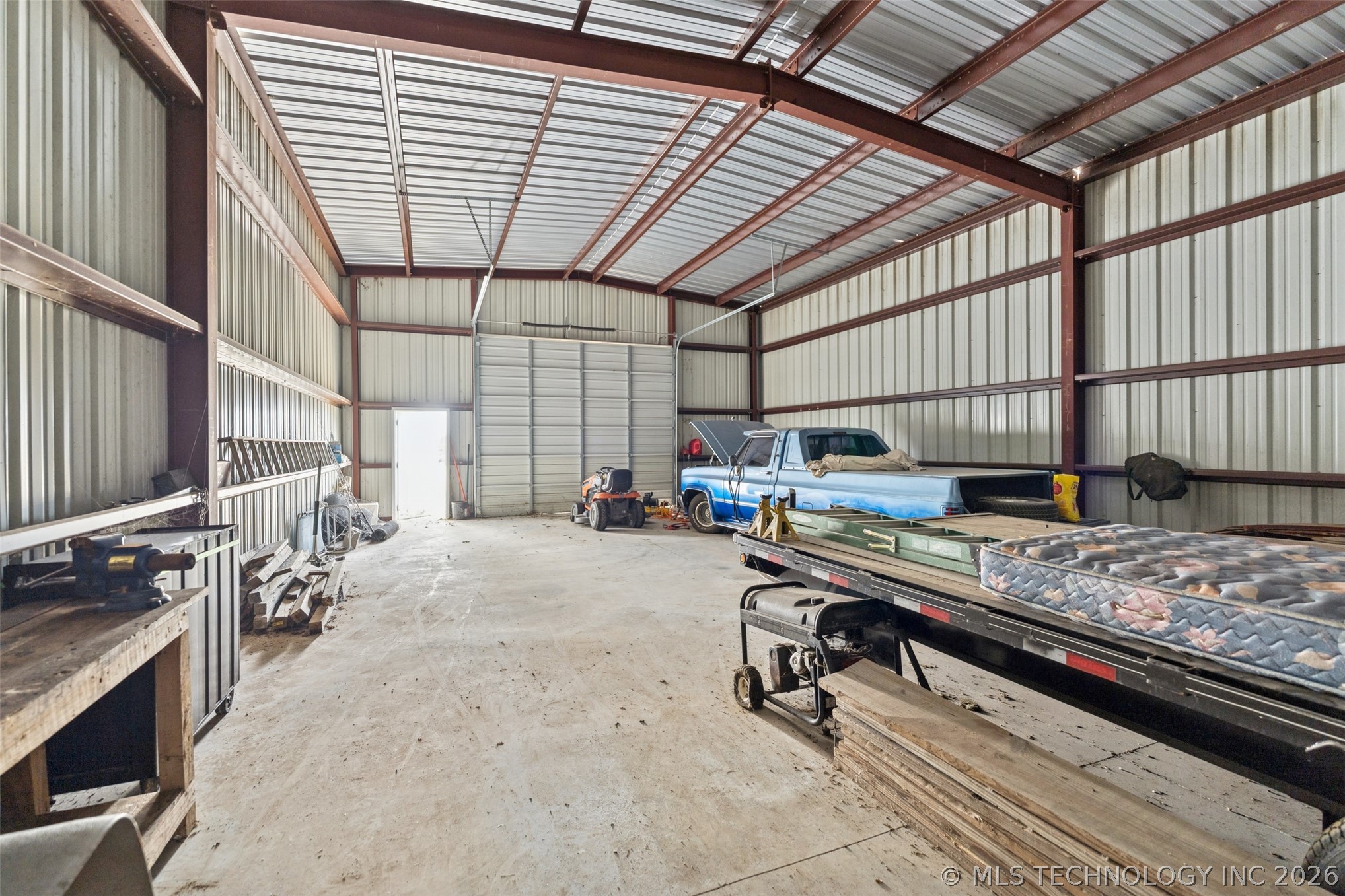 380 E 437 Road Property Photo 9