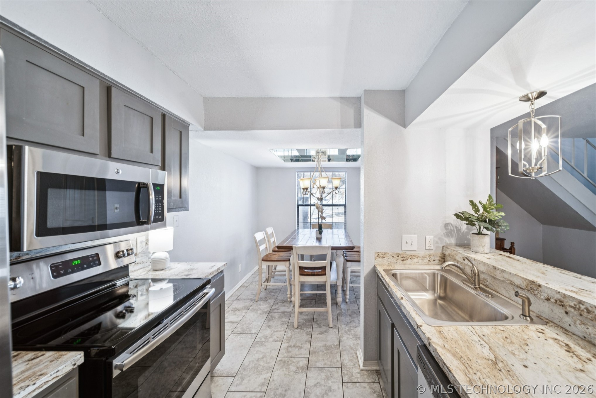 6510 S Memorial Drive 17g Property Photo 13