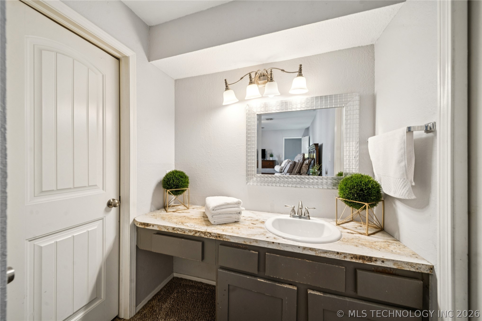 6510 S Memorial Drive 17g Property Photo 22