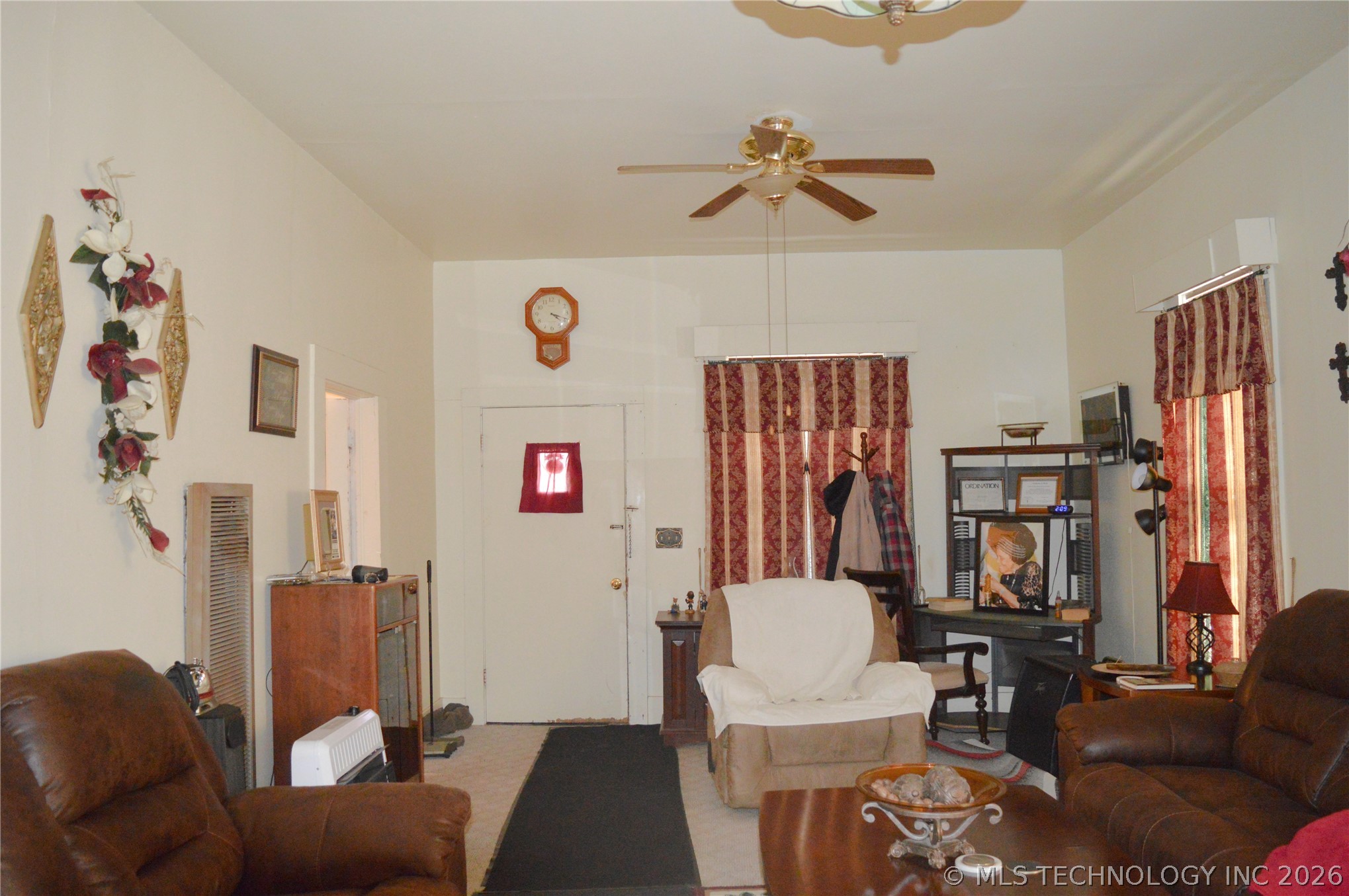 601 N G Street Property Photo 6