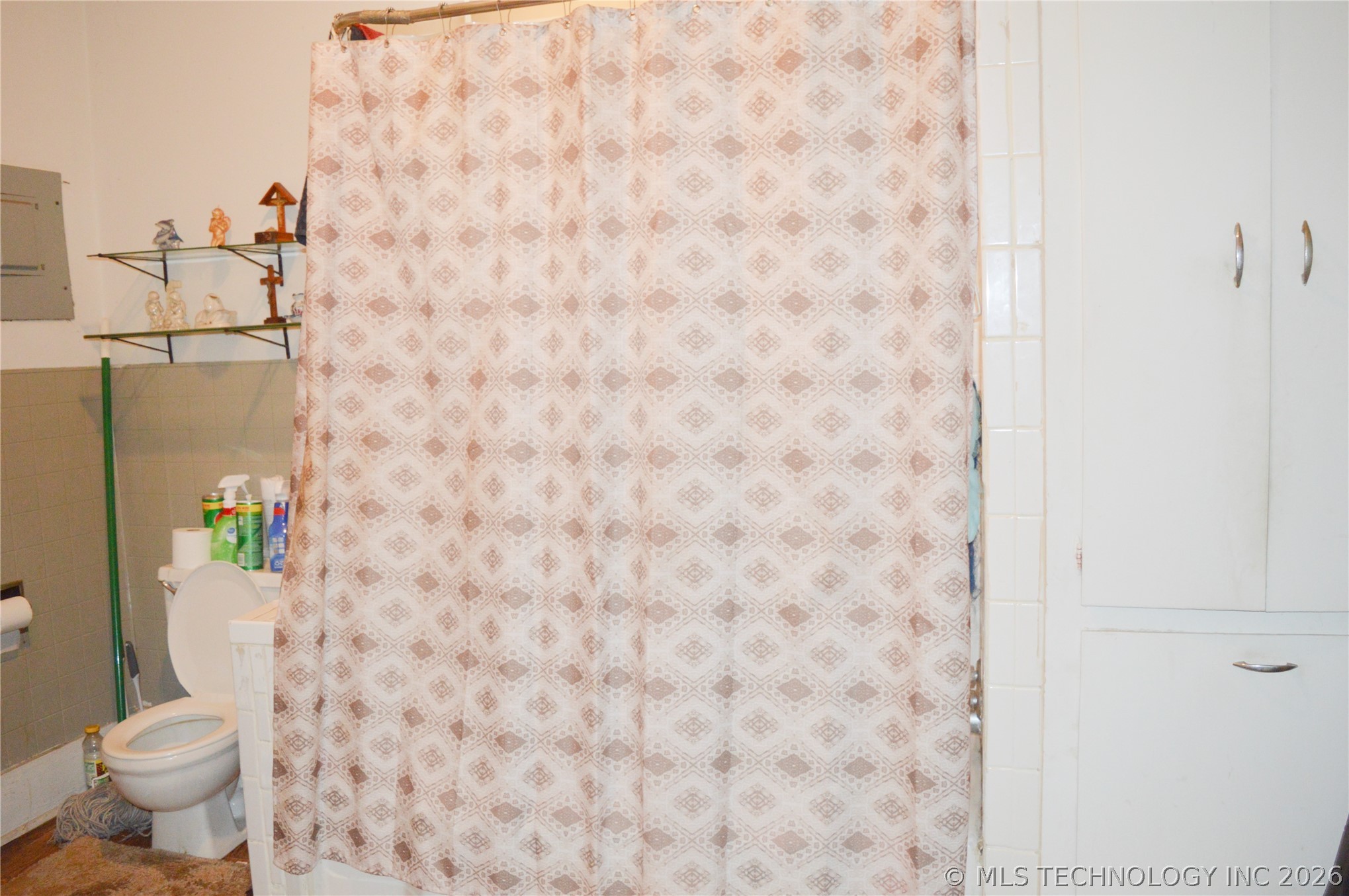 601 N G Street Property Photo 12