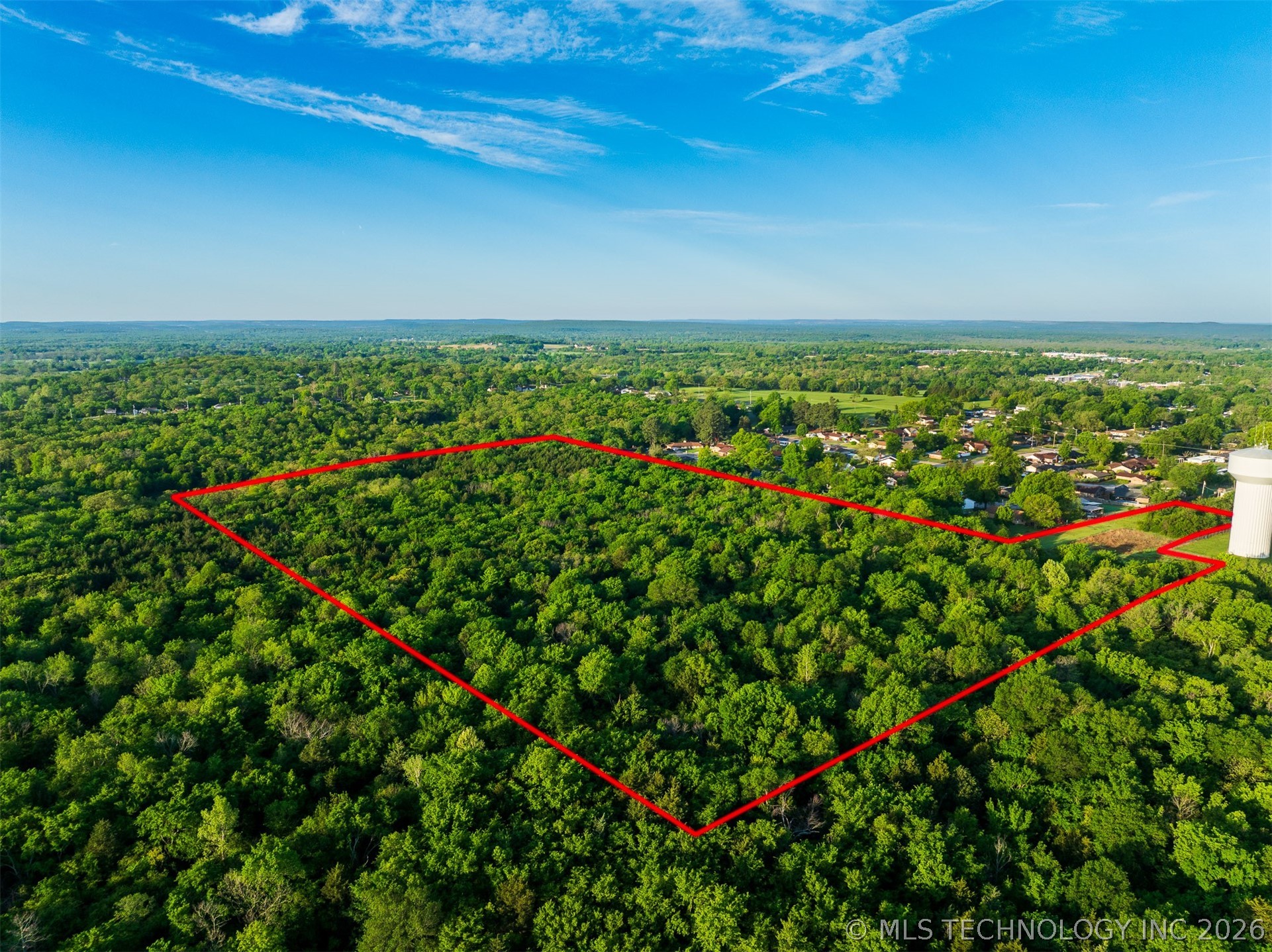 1918 E Crestview Drive Property Photo 3