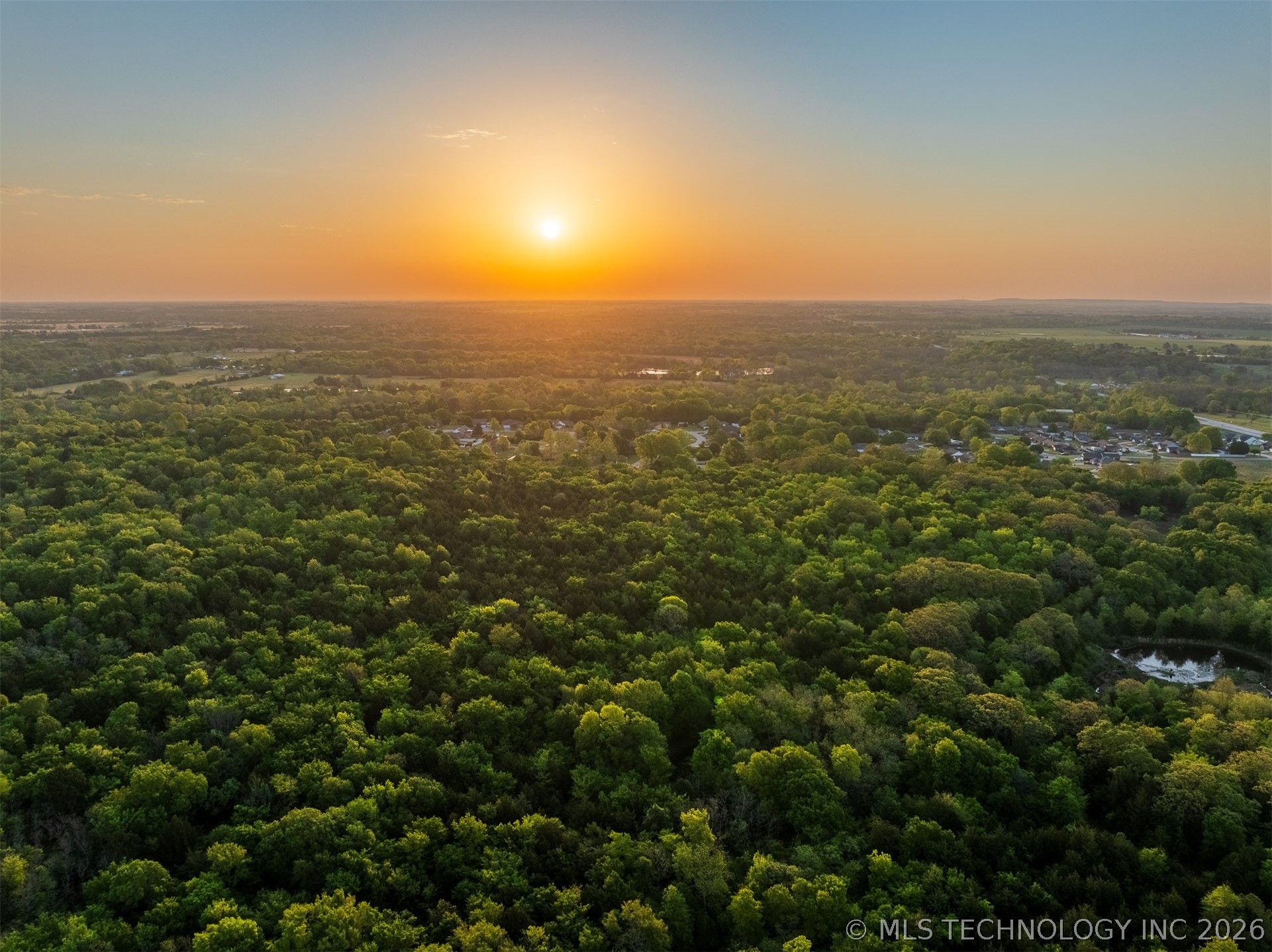 1918 E Crestview Drive Property Photo 8