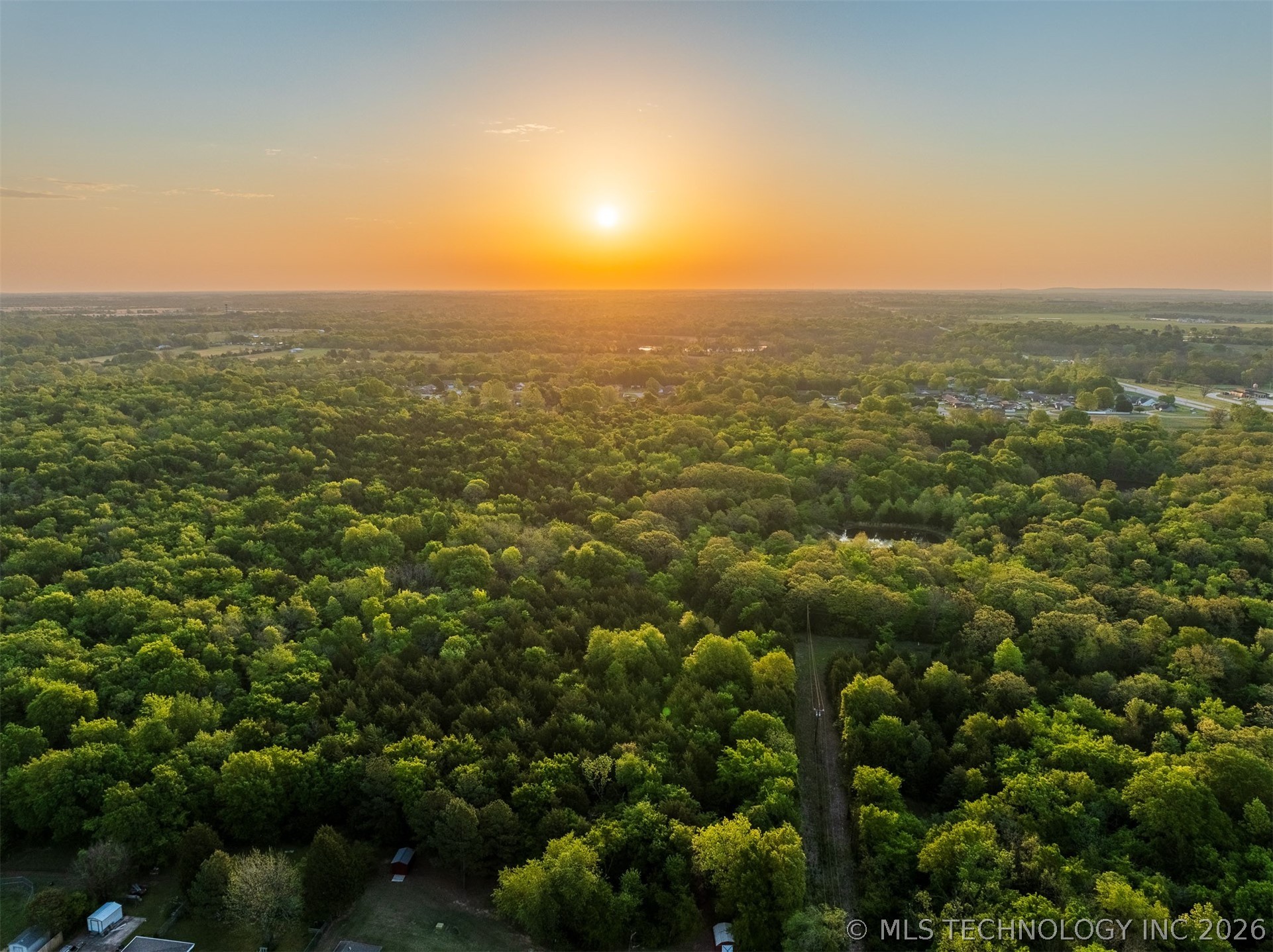 1918 E Crestview Drive Property Photo 10