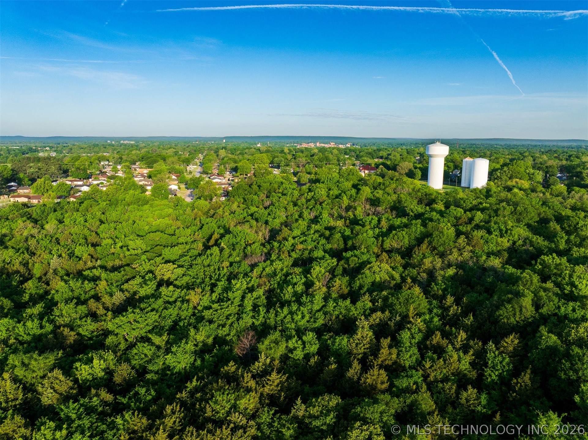 1918 E Crestview Drive Property Photo 32