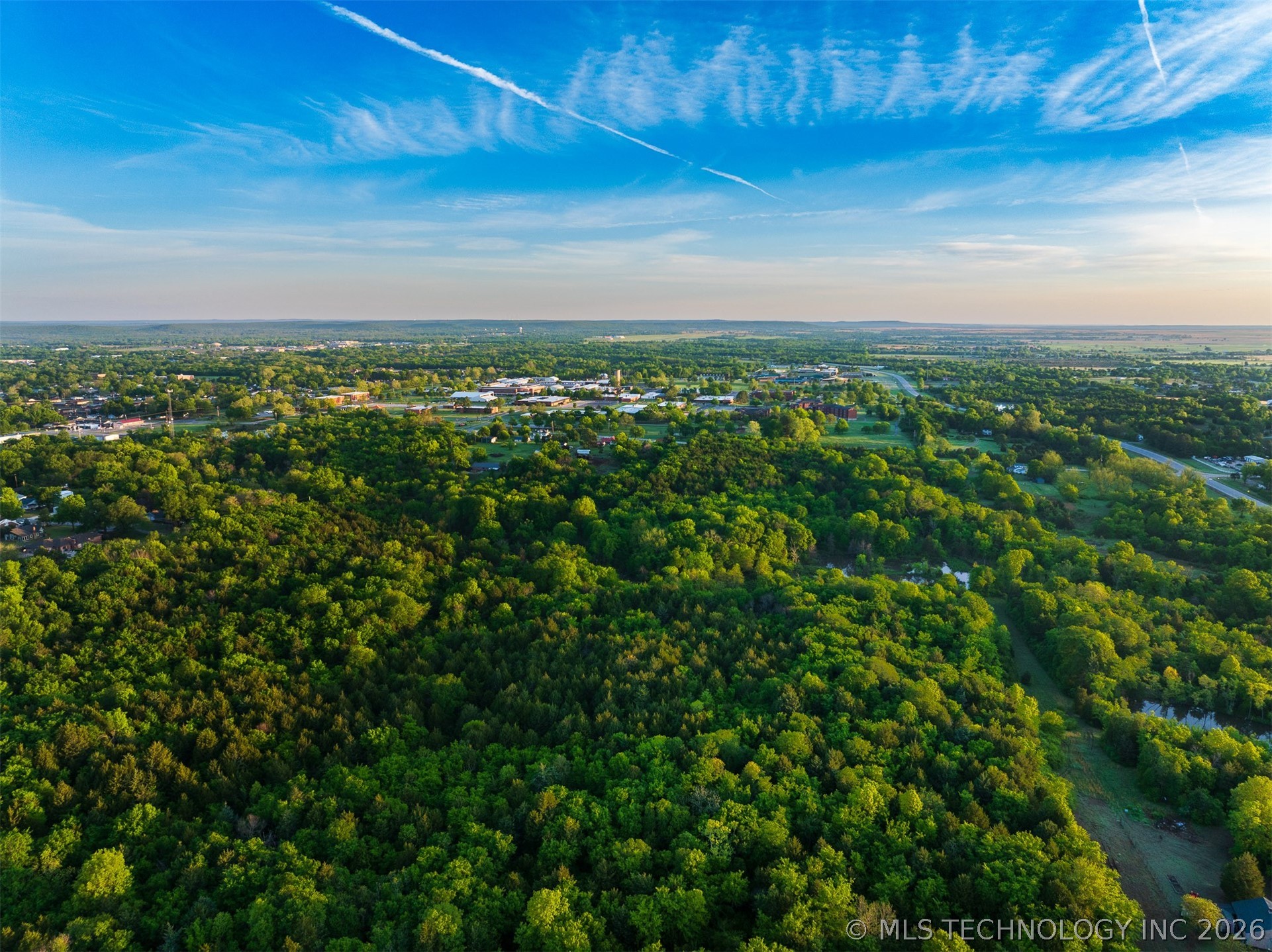 1928 E 9th Street Property Photo 8