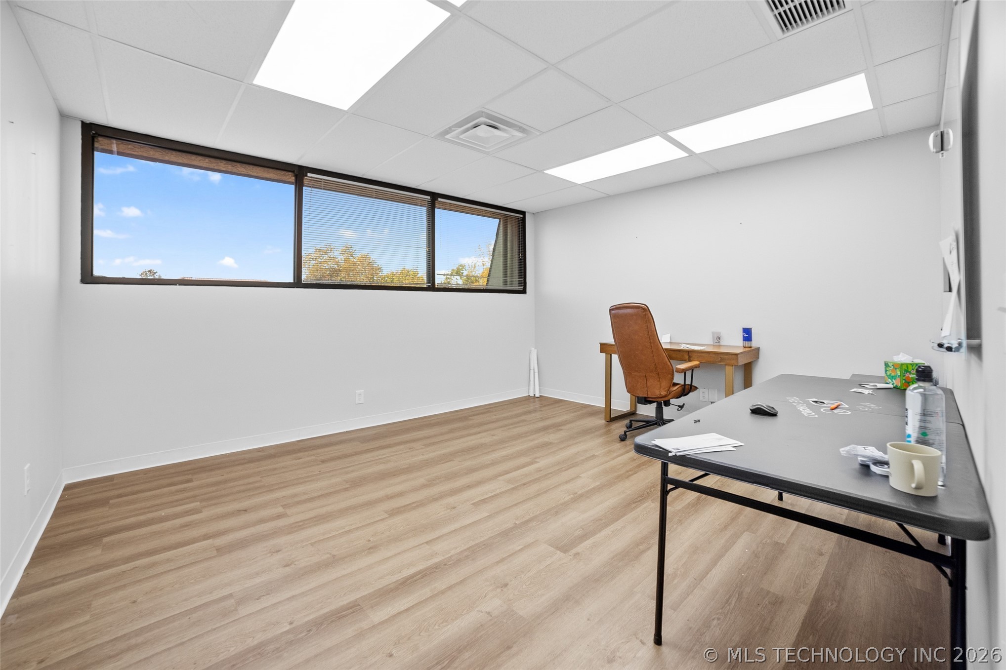 6400 S Lewis Avenue Property Photo 9