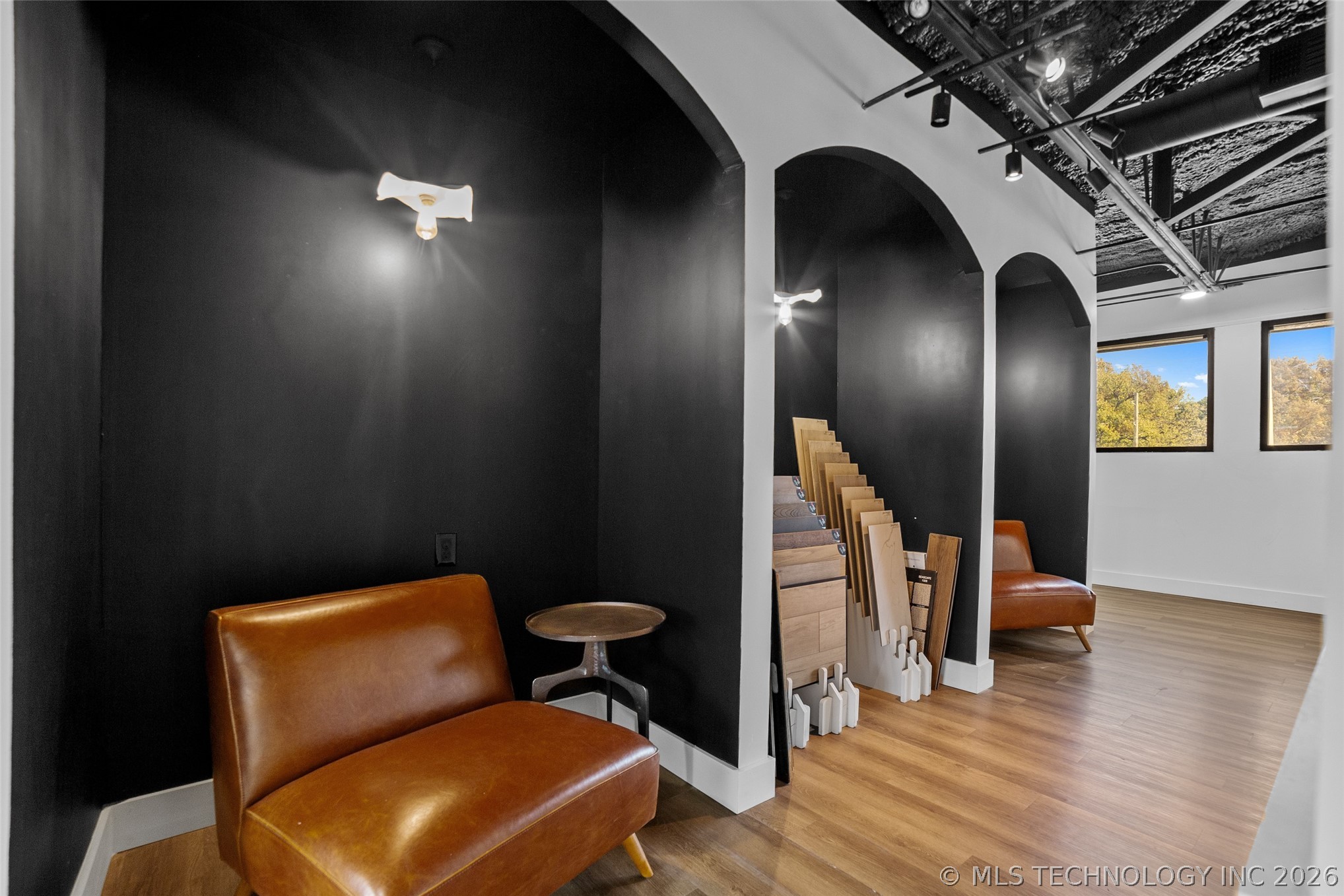 6400 S Lewis Avenue Property Photo 13