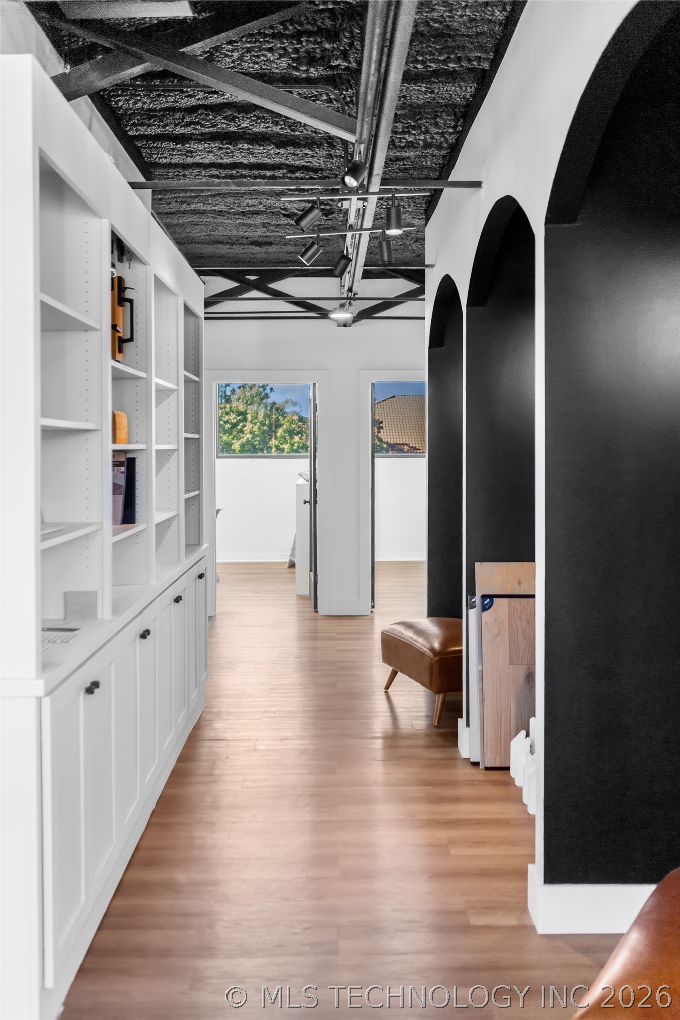 6400 S Lewis Avenue Property Photo 14