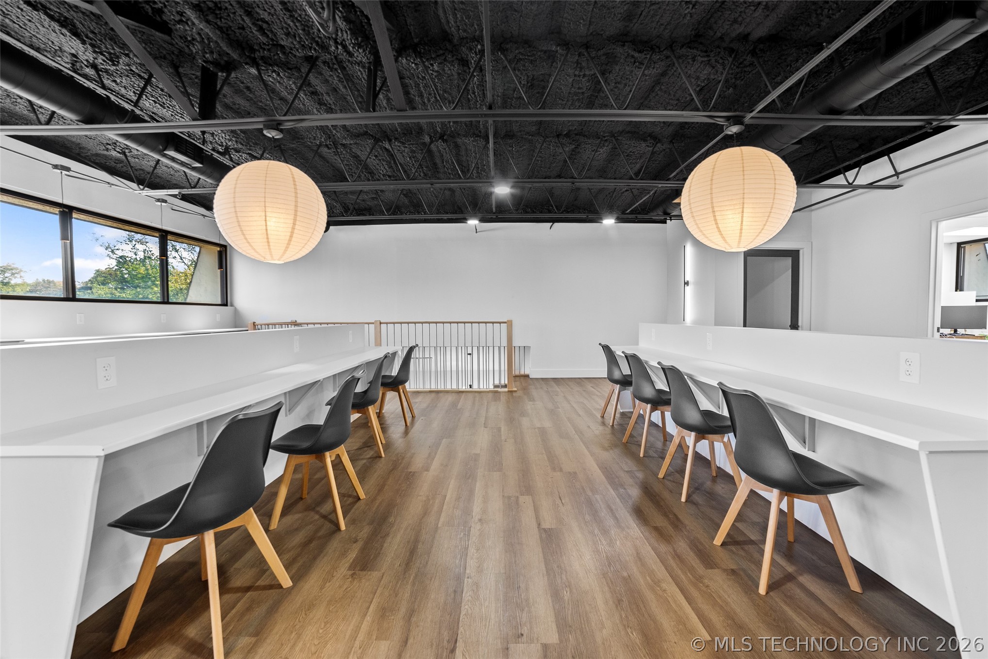 6400 S Lewis Avenue Property Photo 16