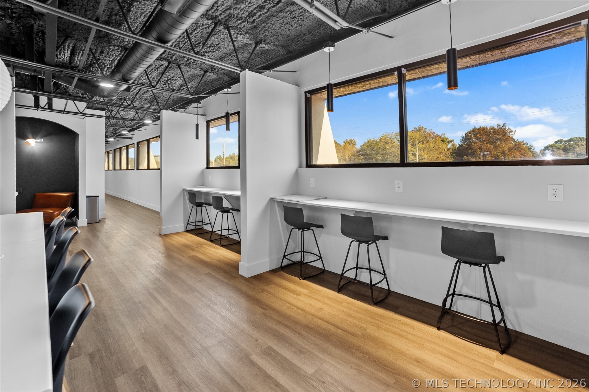 6400 S Lewis Avenue Property Photo 18