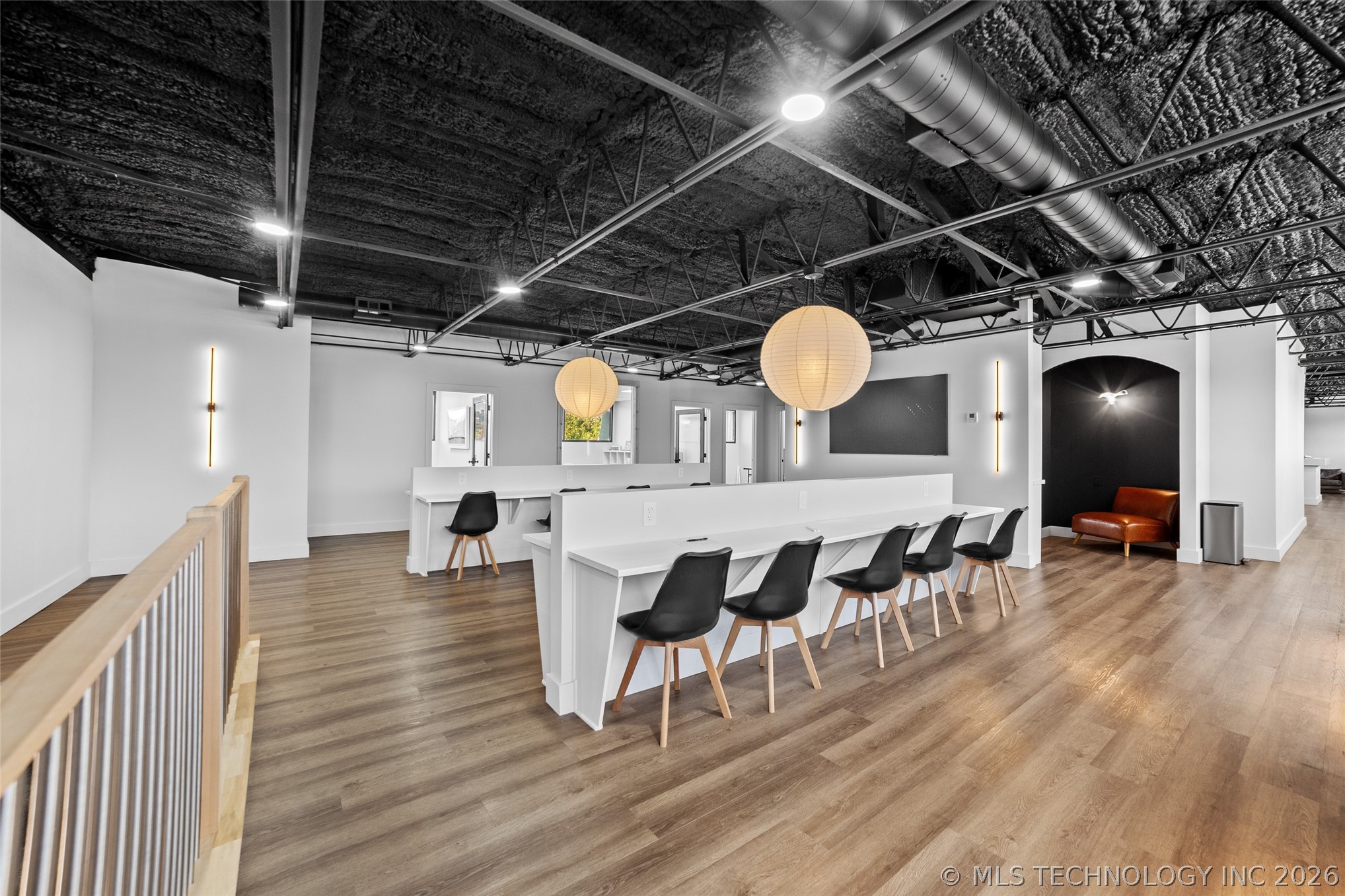 6400 S Lewis Avenue Property Photo 19