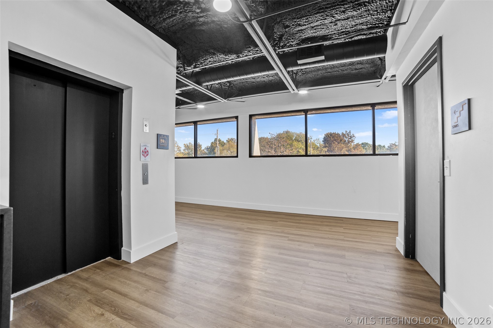 6400 S Lewis Avenue Property Photo 22